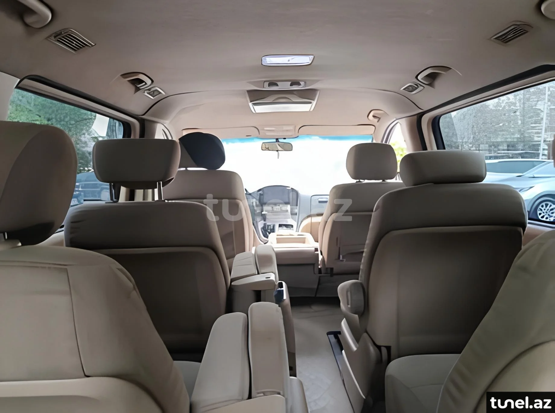 Hyundai H-1 2010