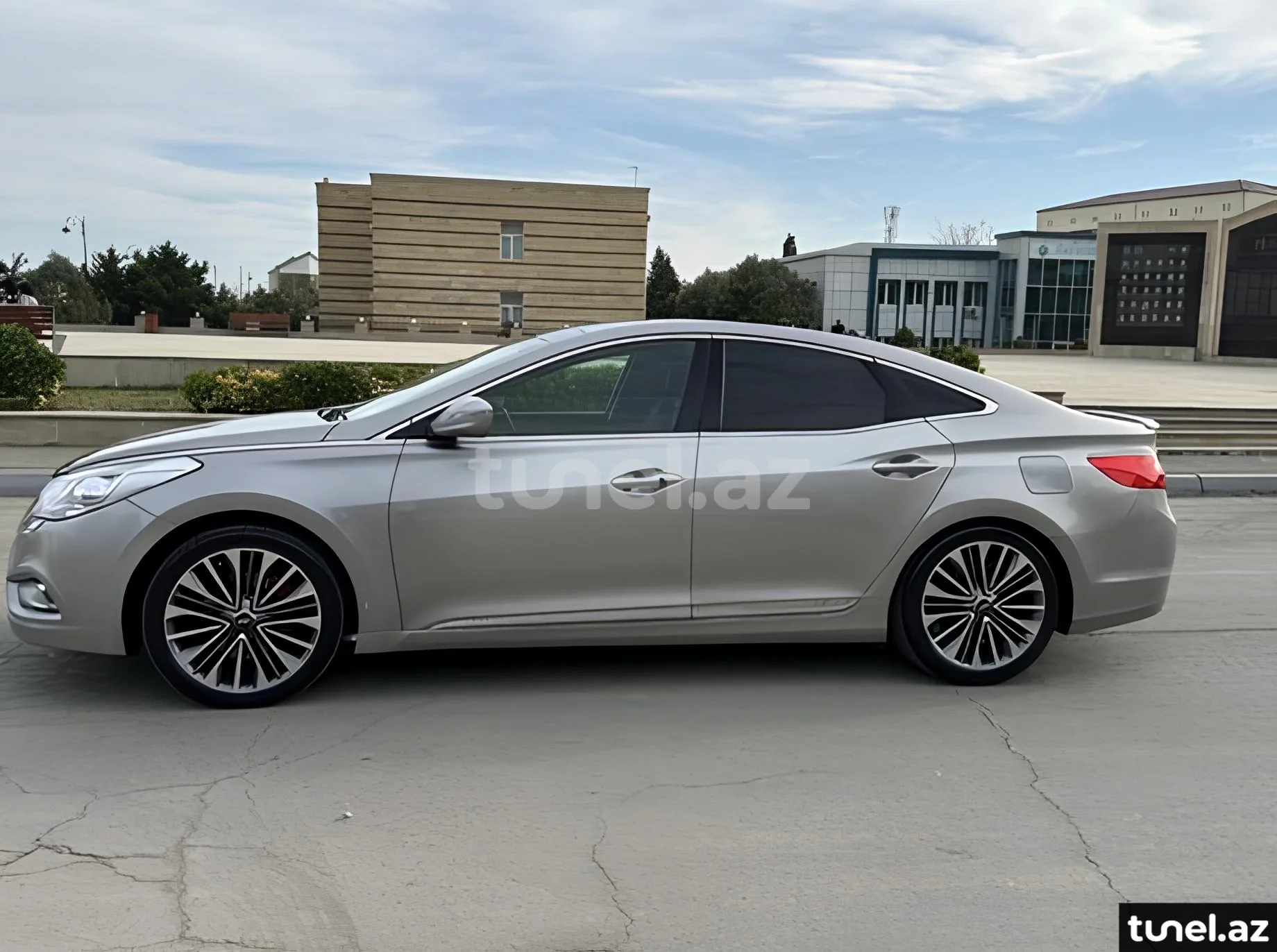 Hyundai Grandeur 2013