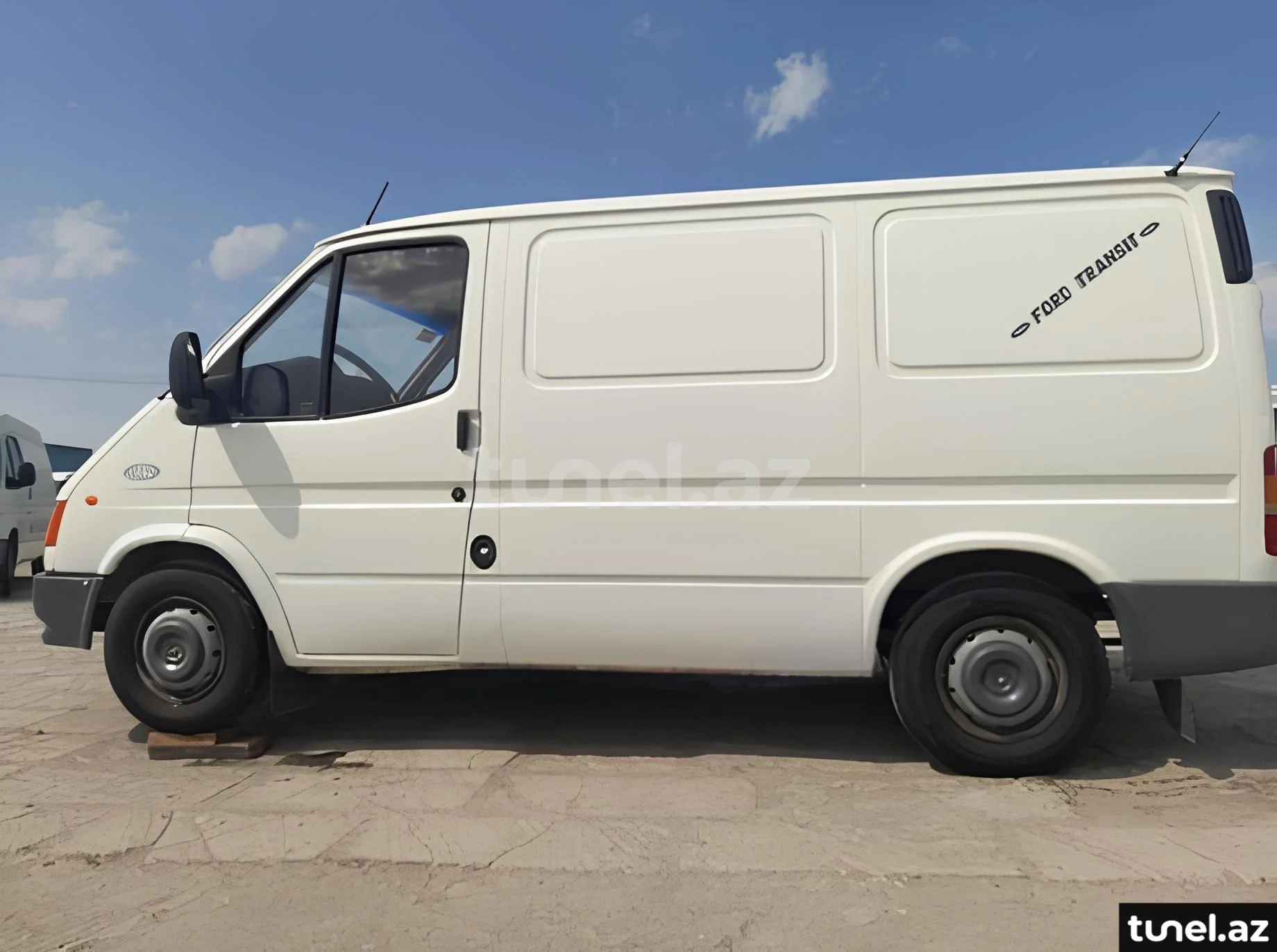 Ford Transit 2000