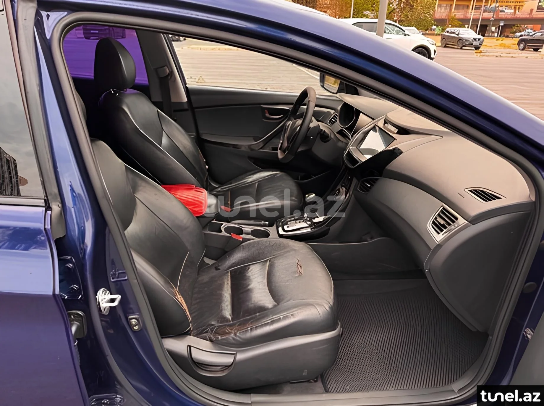Hyundai Elantra 2012