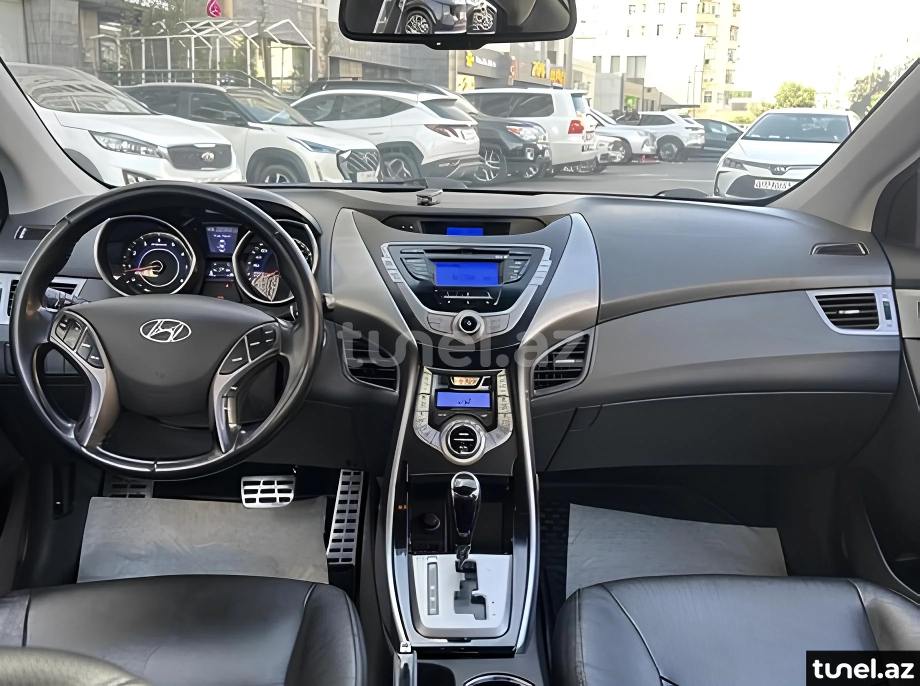 Hyundai Elantra 2012