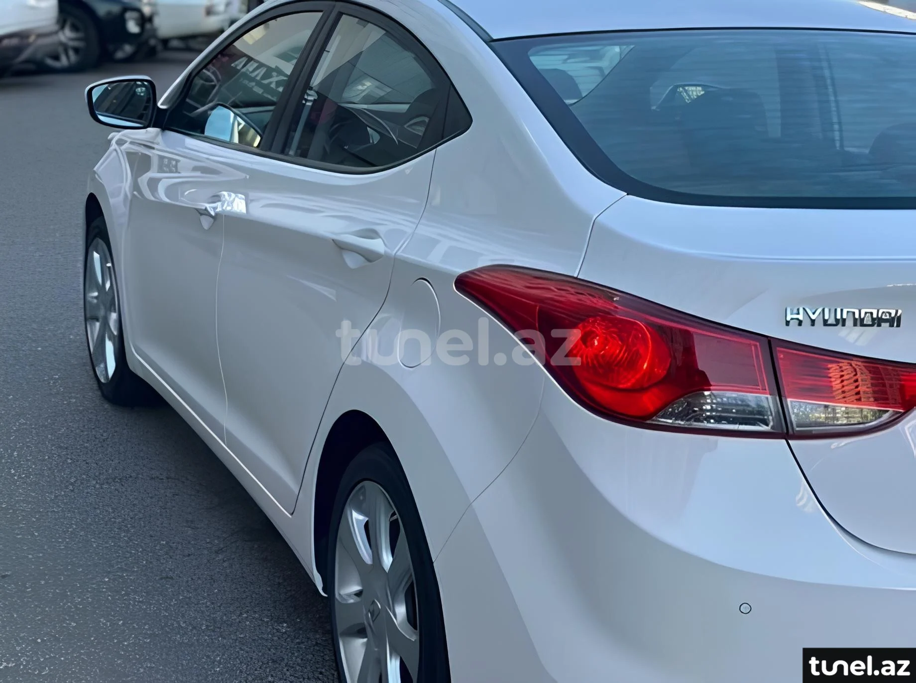 Hyundai Elantra 2012
