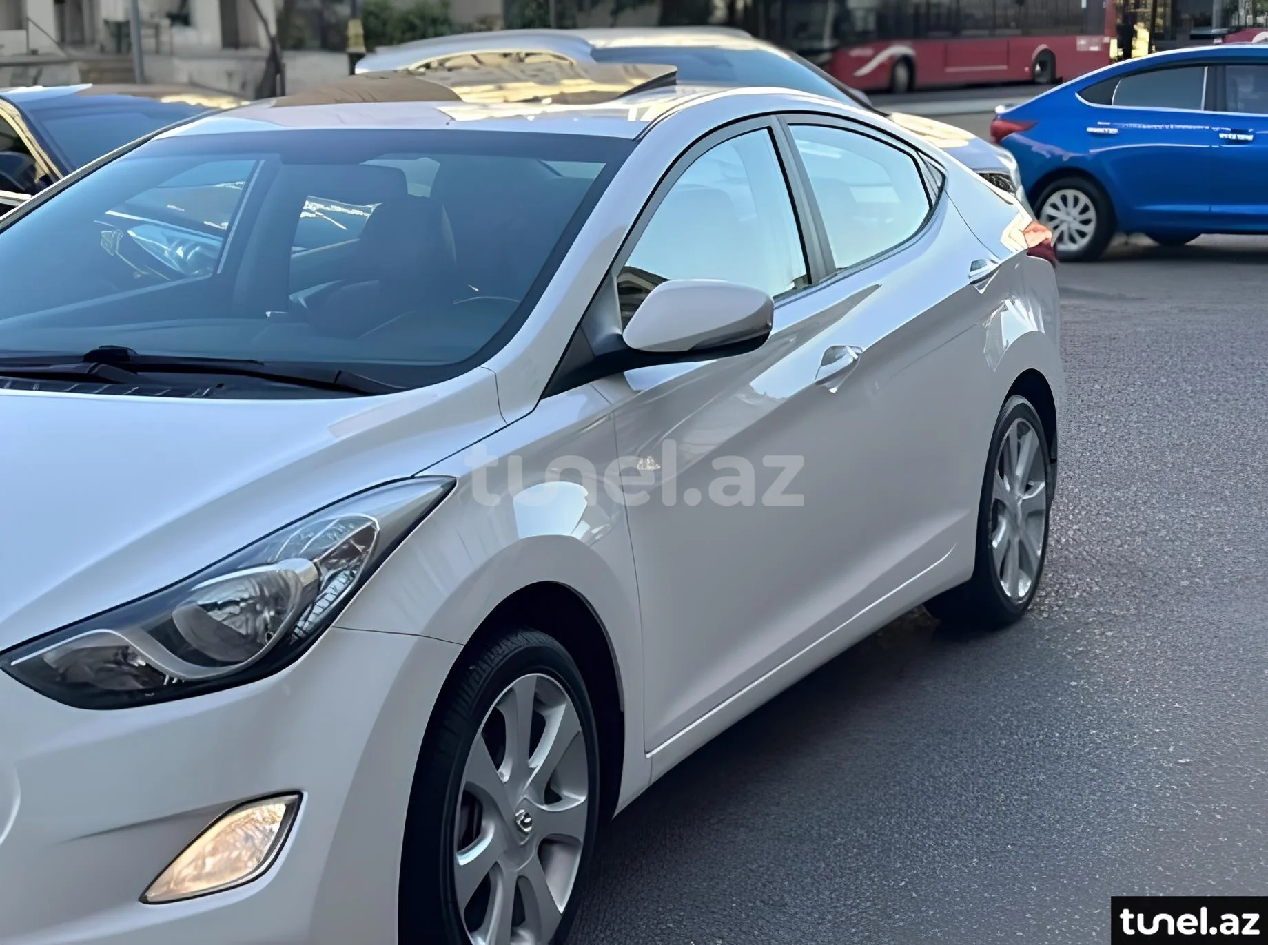 Hyundai Elantra 2012