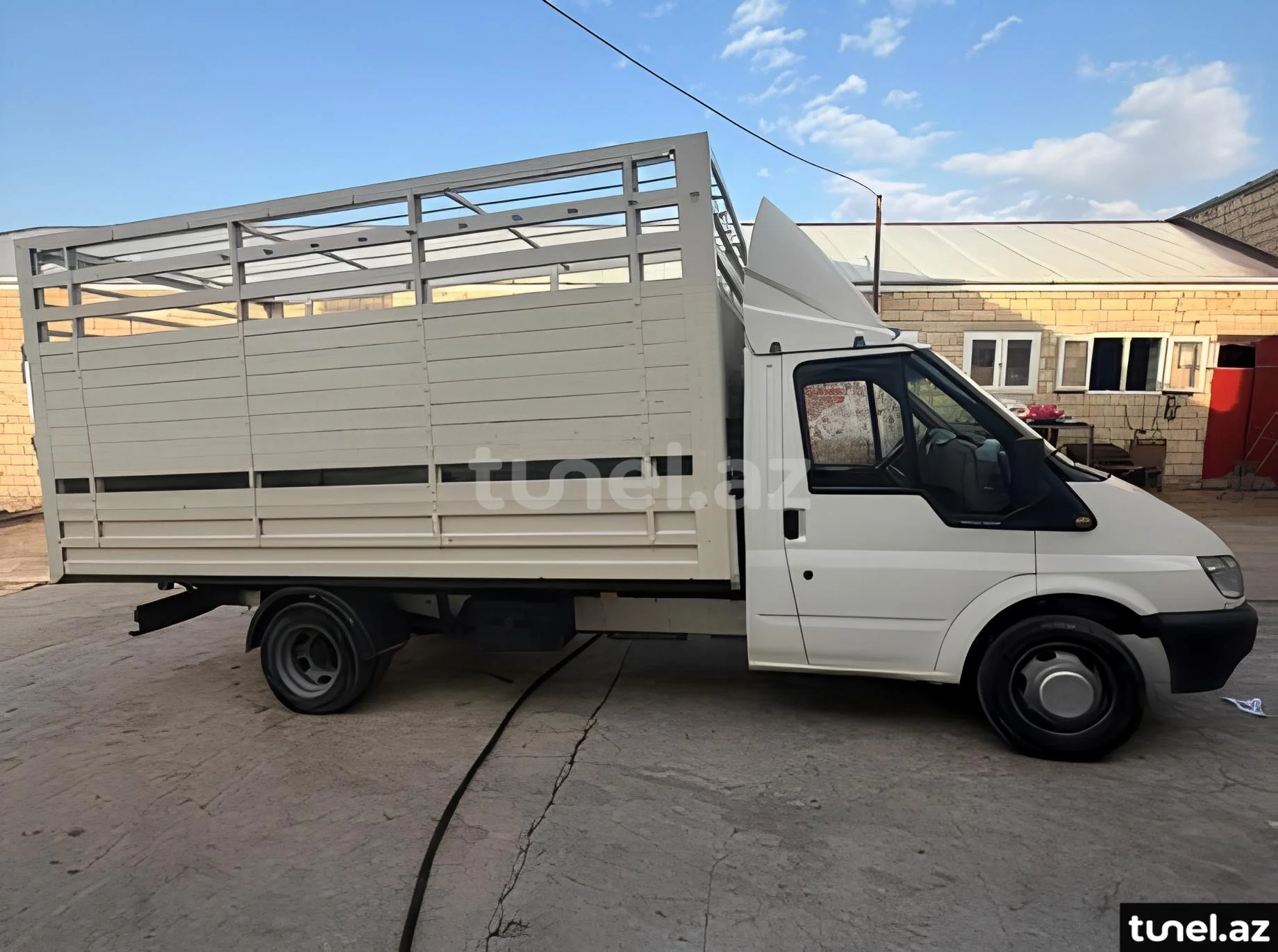 Ford Transit 2000