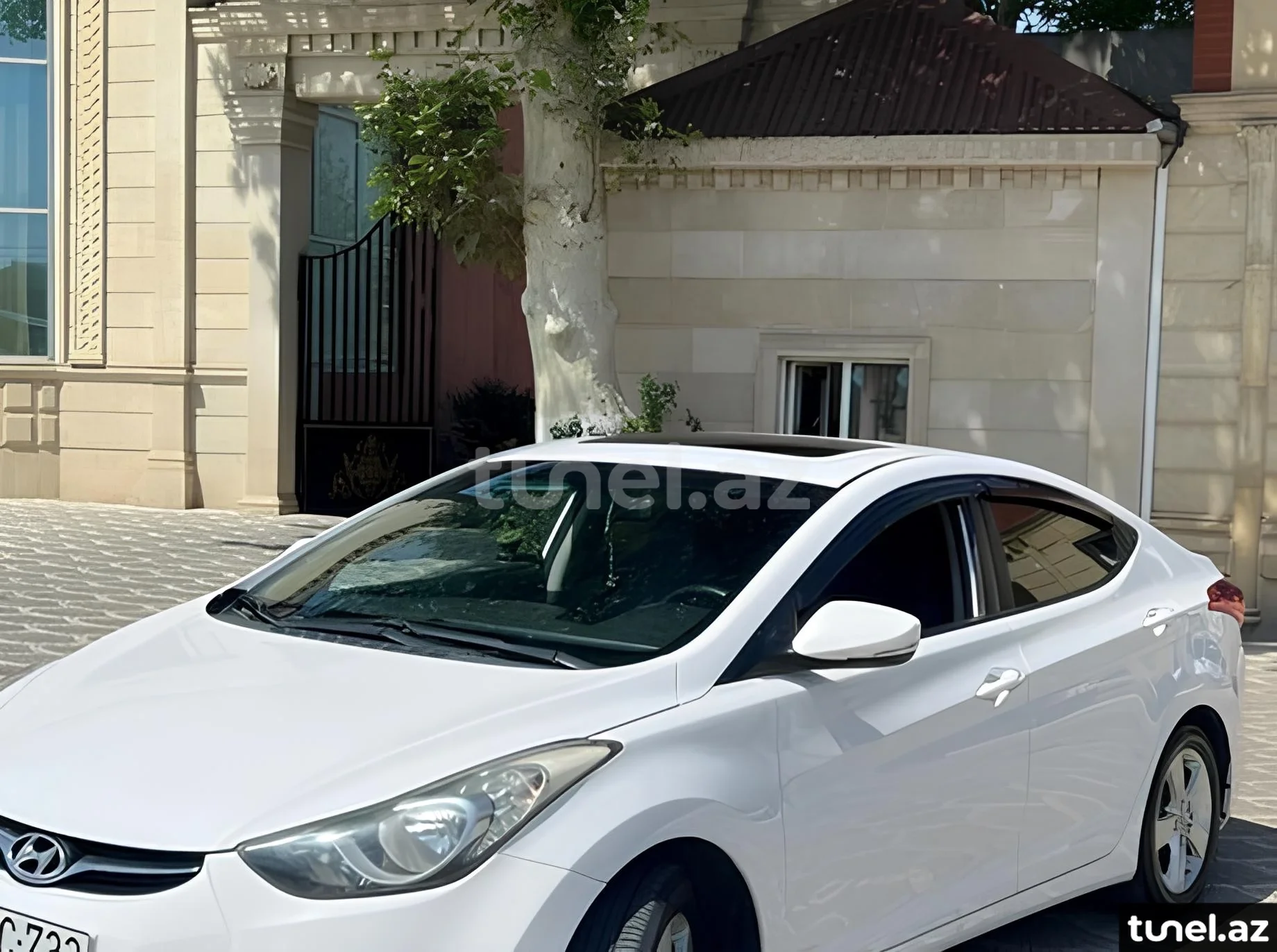 Hyundai Elantra 2012