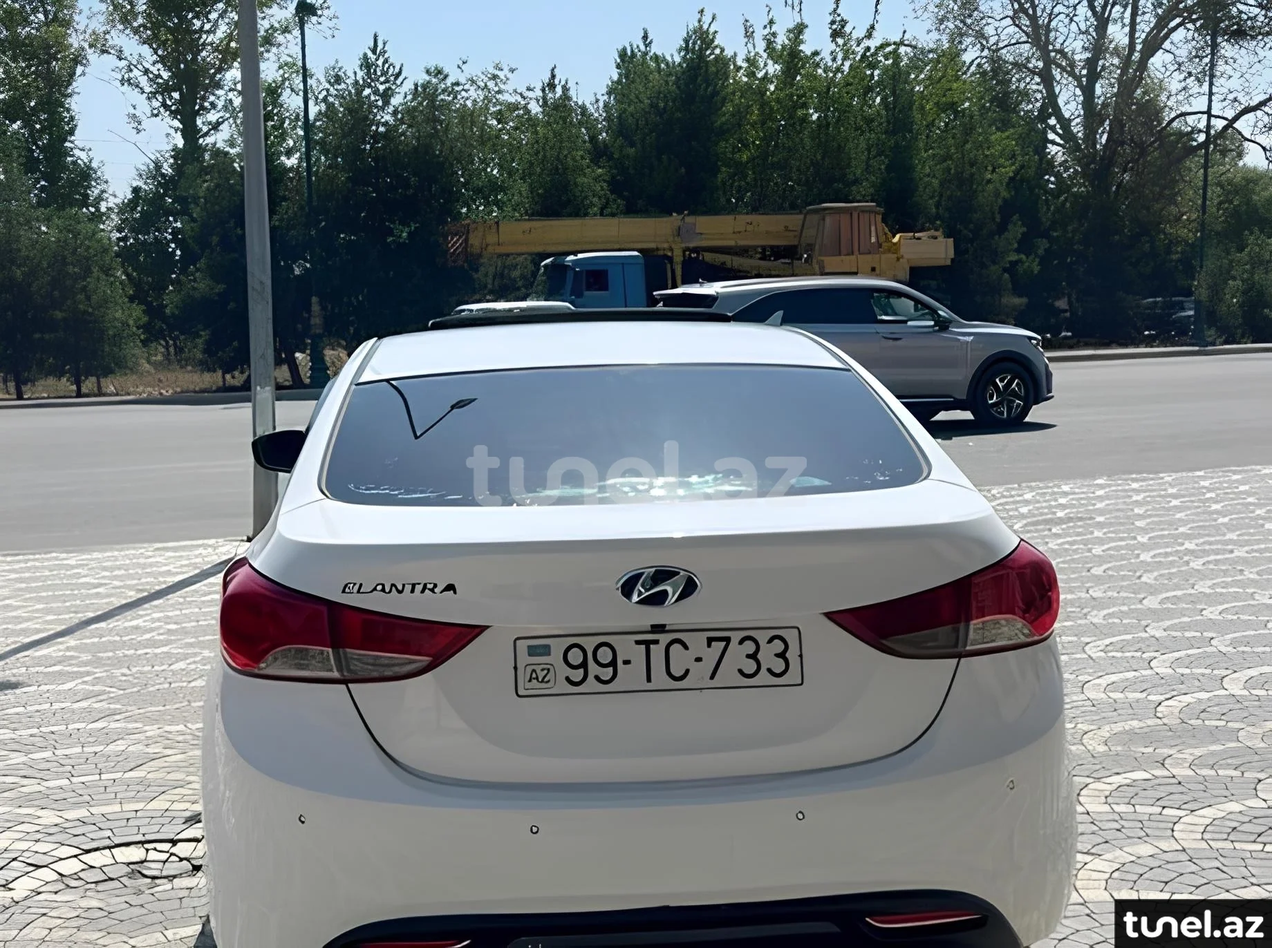 Hyundai Elantra 2012