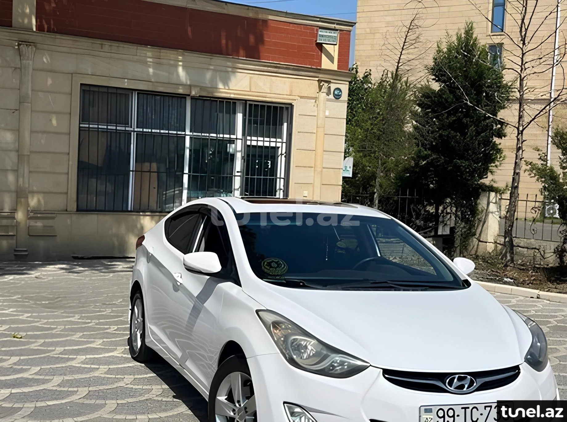 Hyundai Elantra 2012