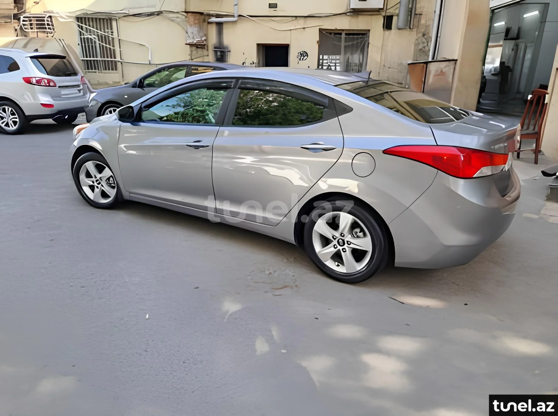 Hyundai Elantra 2012