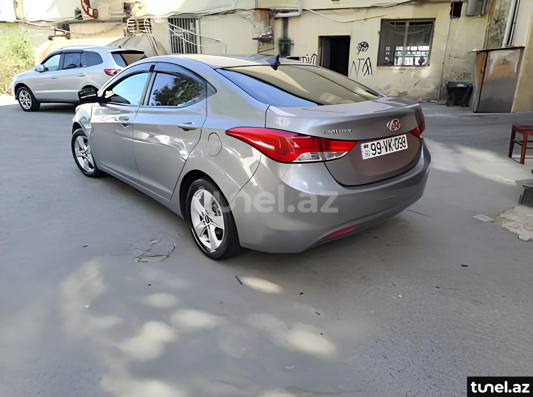 Hyundai Elantra 2012