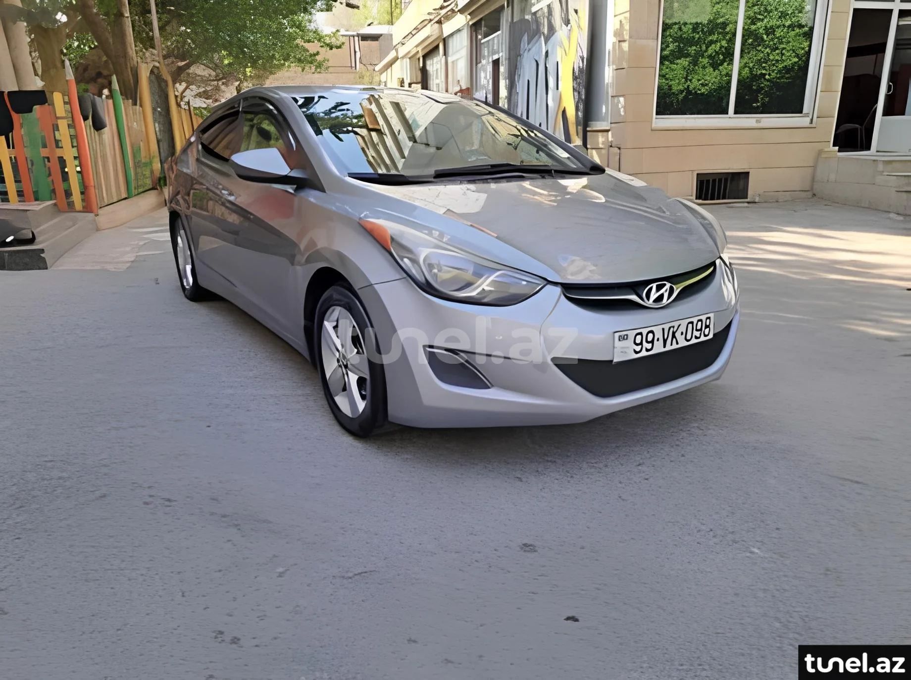 Hyundai Elantra 2012