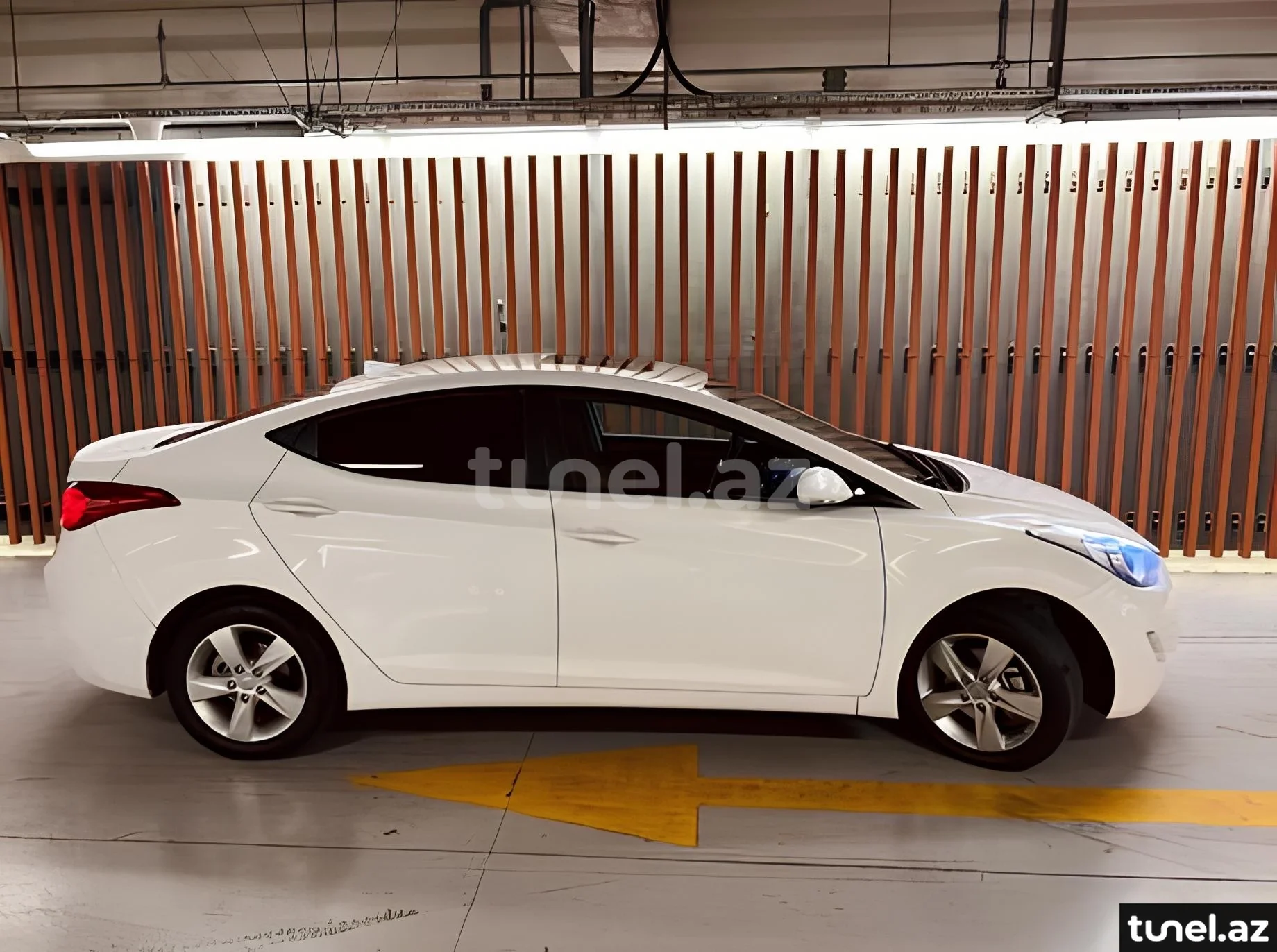 Hyundai Elantra 2013