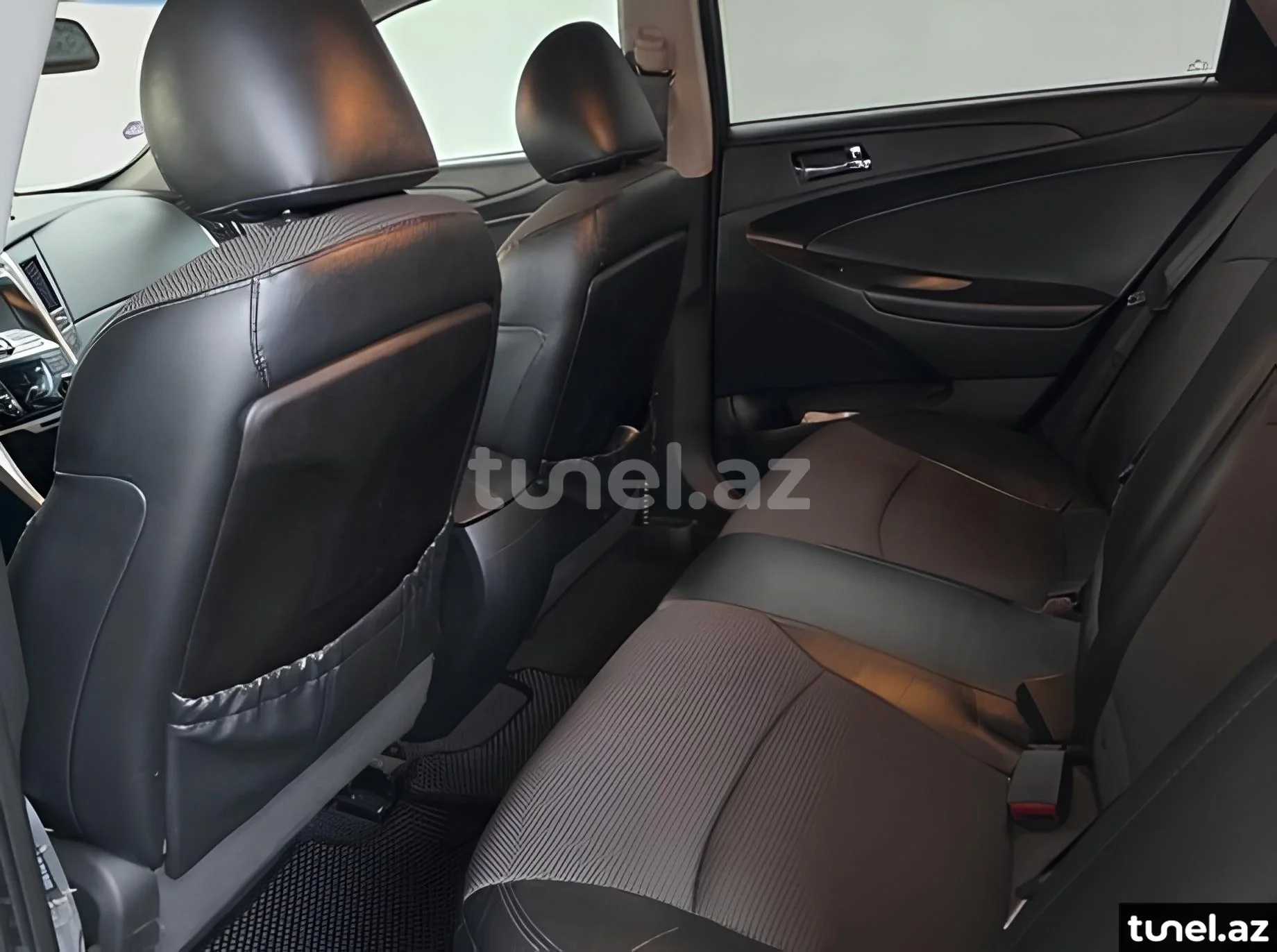 Hyundai Sonata 2010