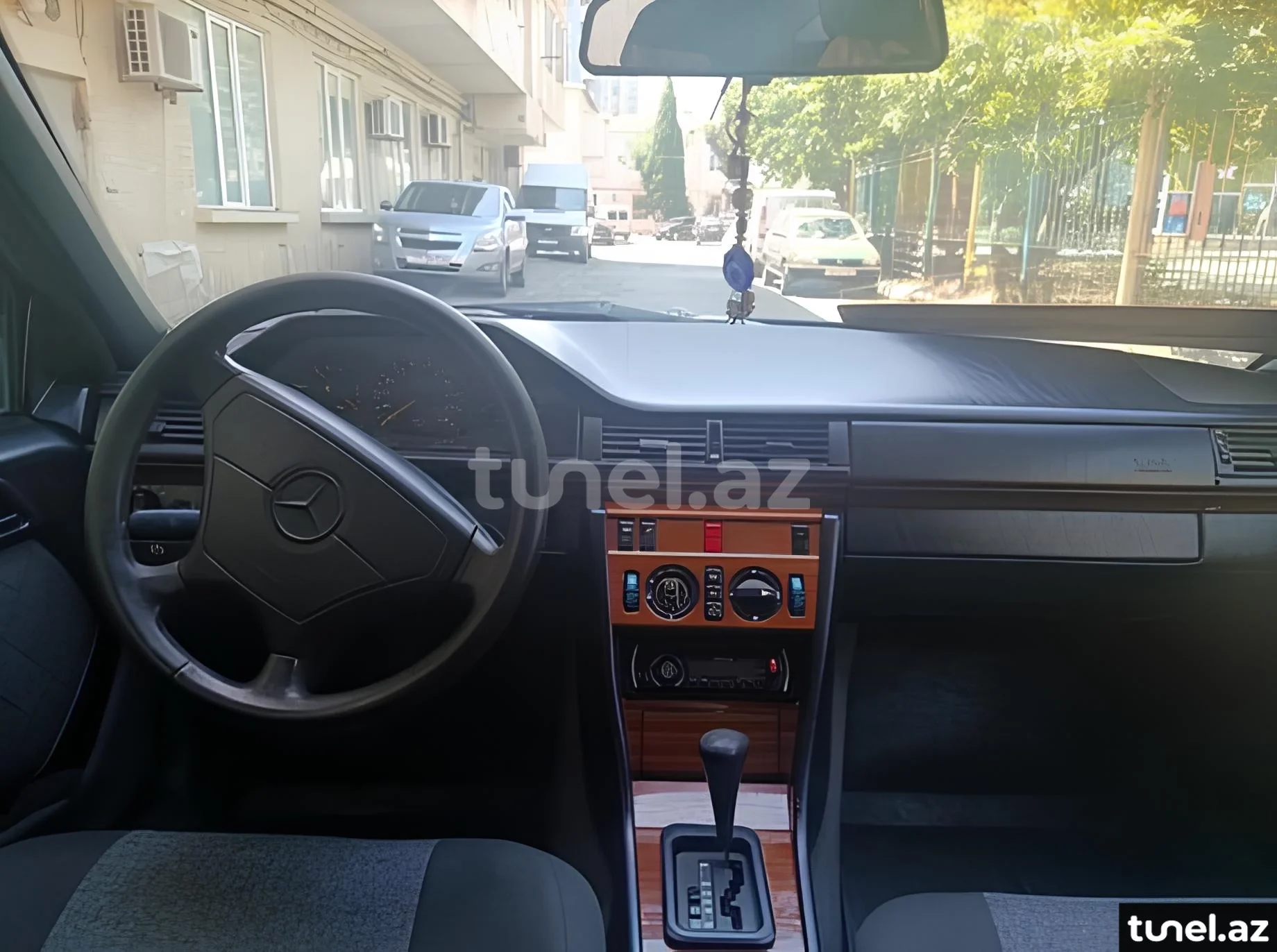 Mercedes 220 E 1995