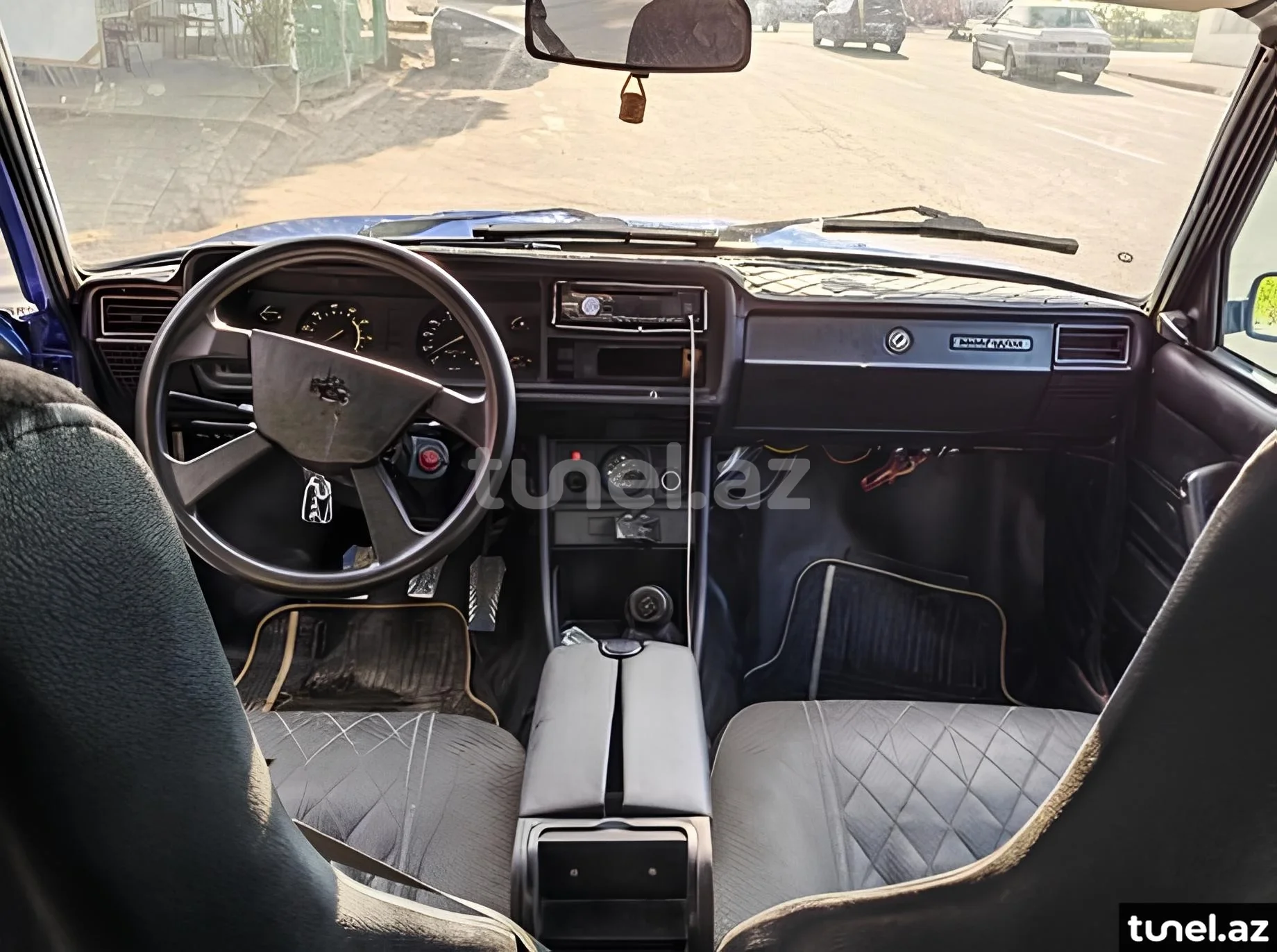 LADA (VAZ) 2107 2004
