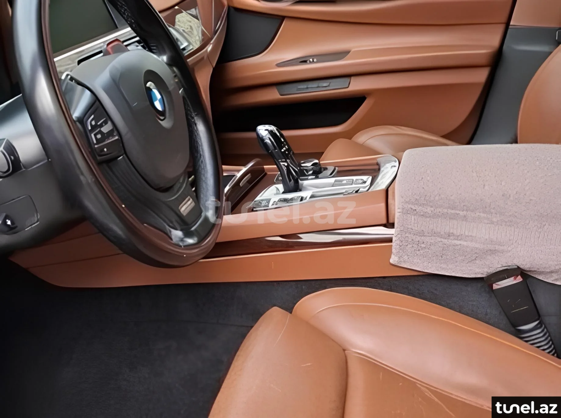 BMW 750 2011