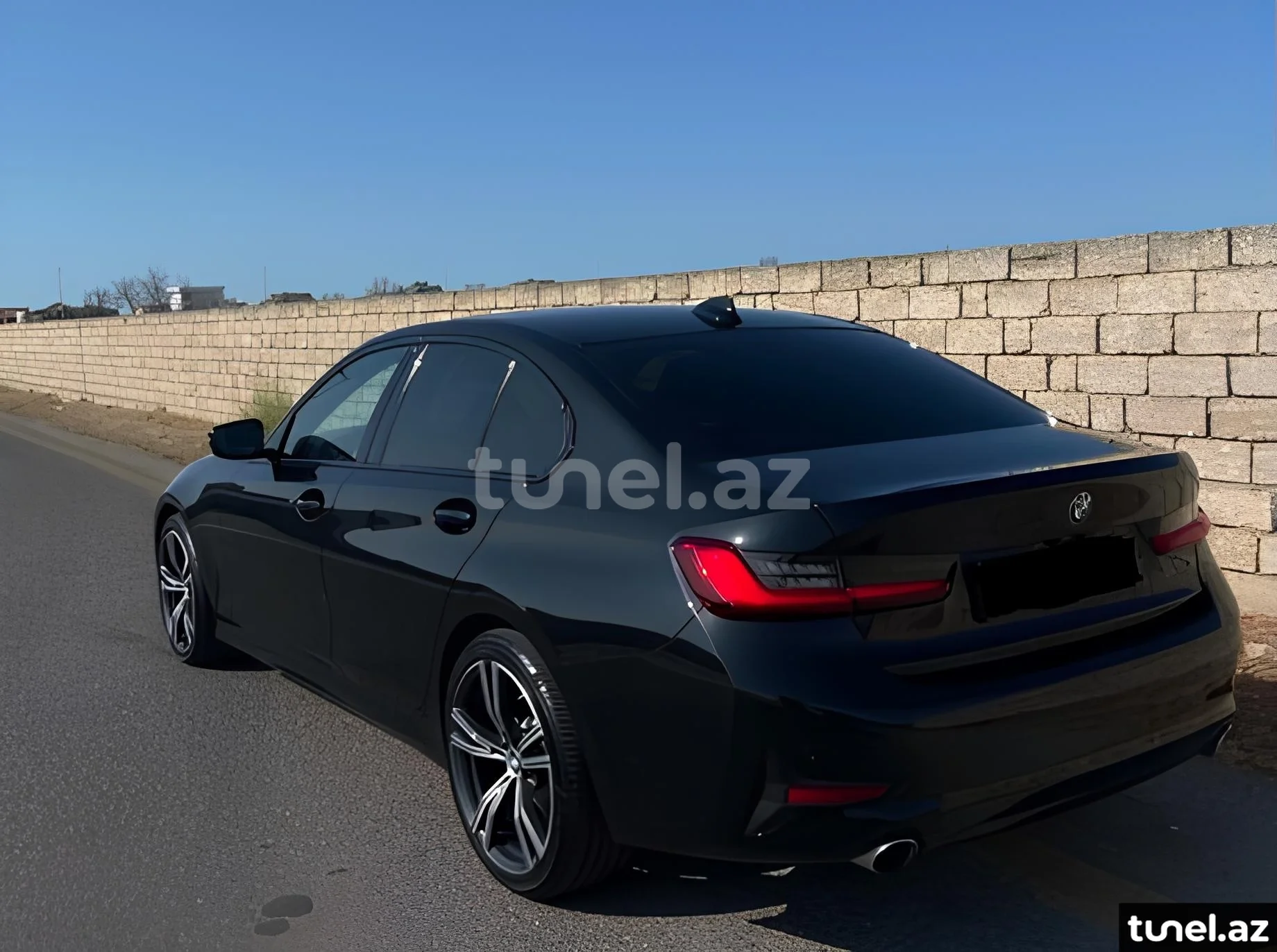 BMW 330 2019