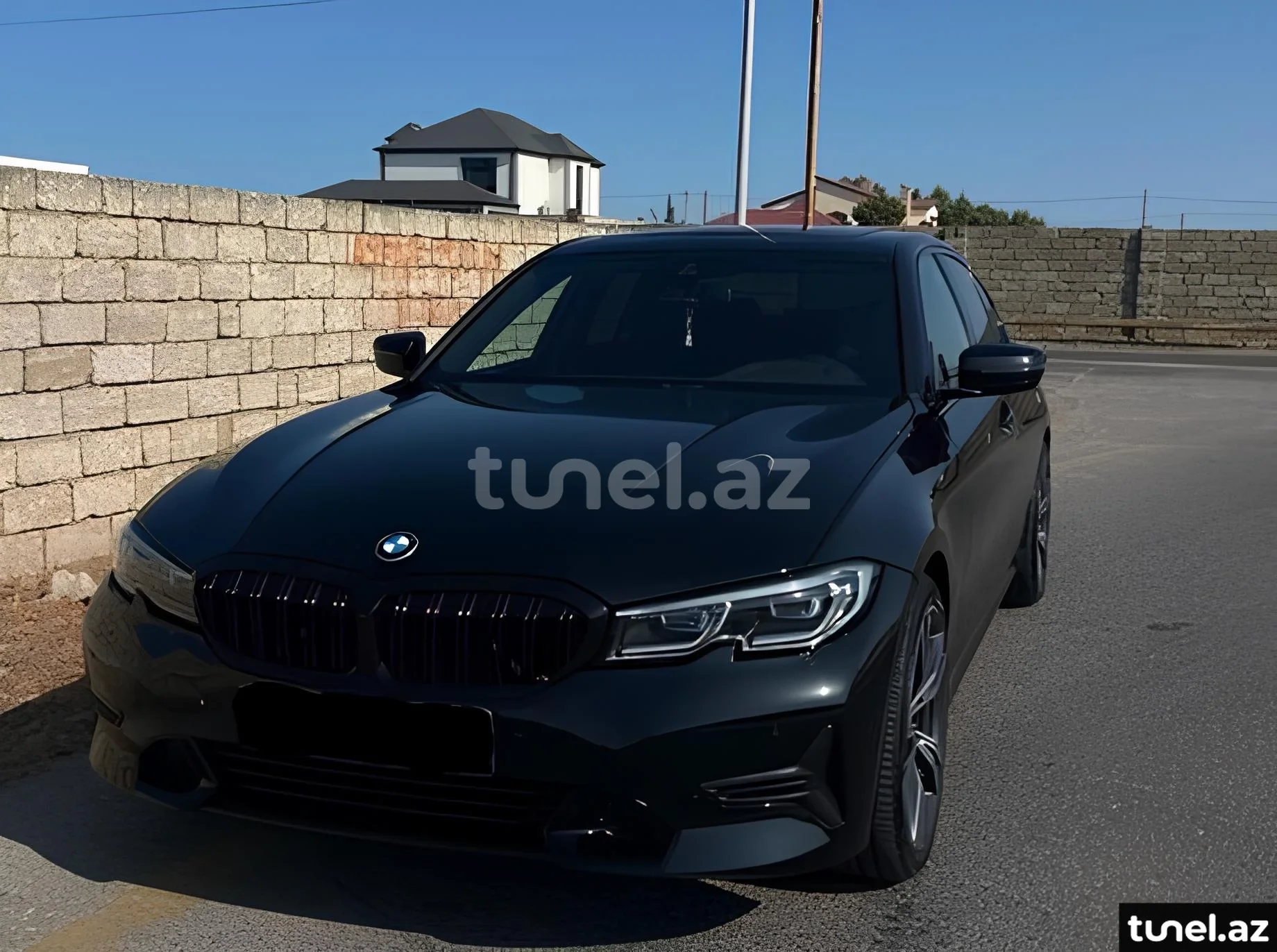 BMW 330 2019