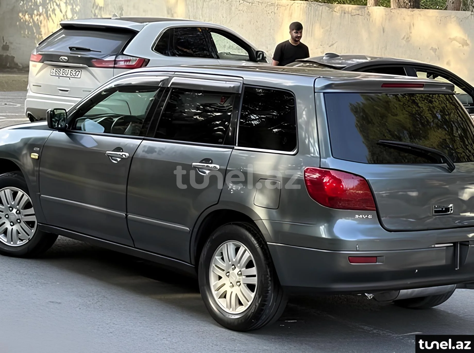 Mitsubishi Airtrek 2001