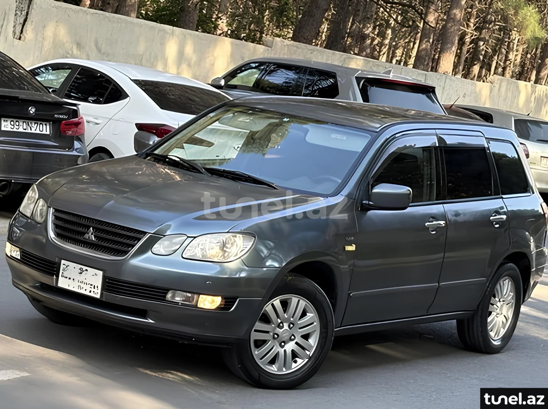 Mitsubishi Airtrek 2001