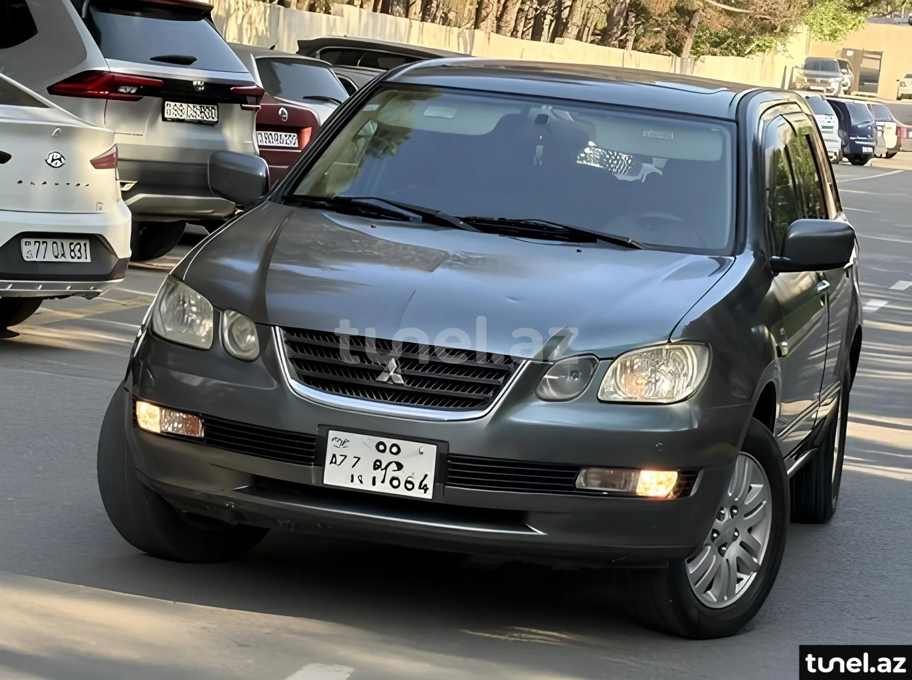 Mitsubishi Airtrek 2001