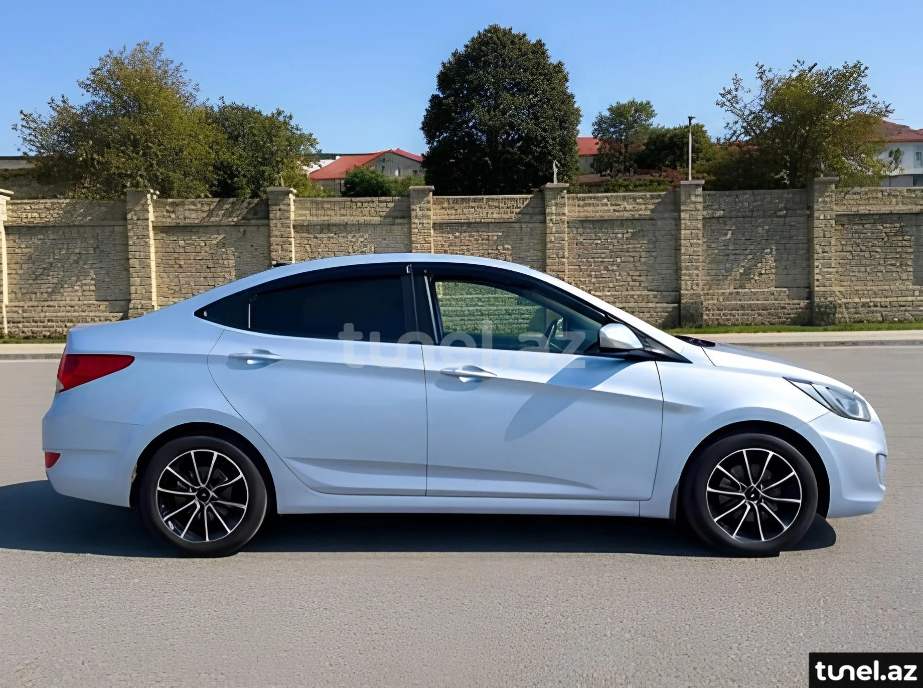 Hyundai Accent 2012