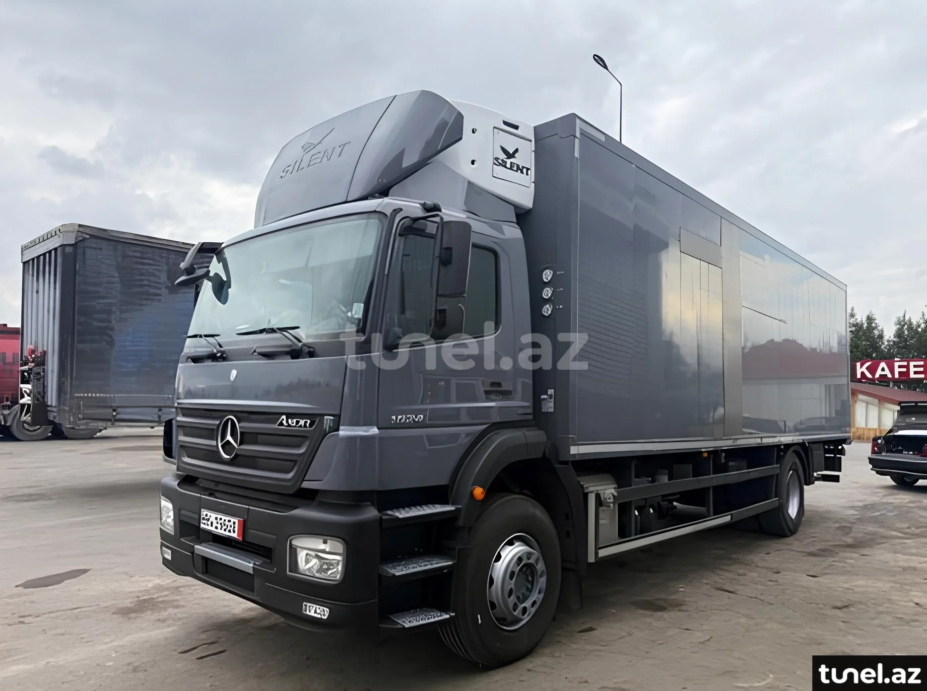 Mercedes Axor 1824 2011