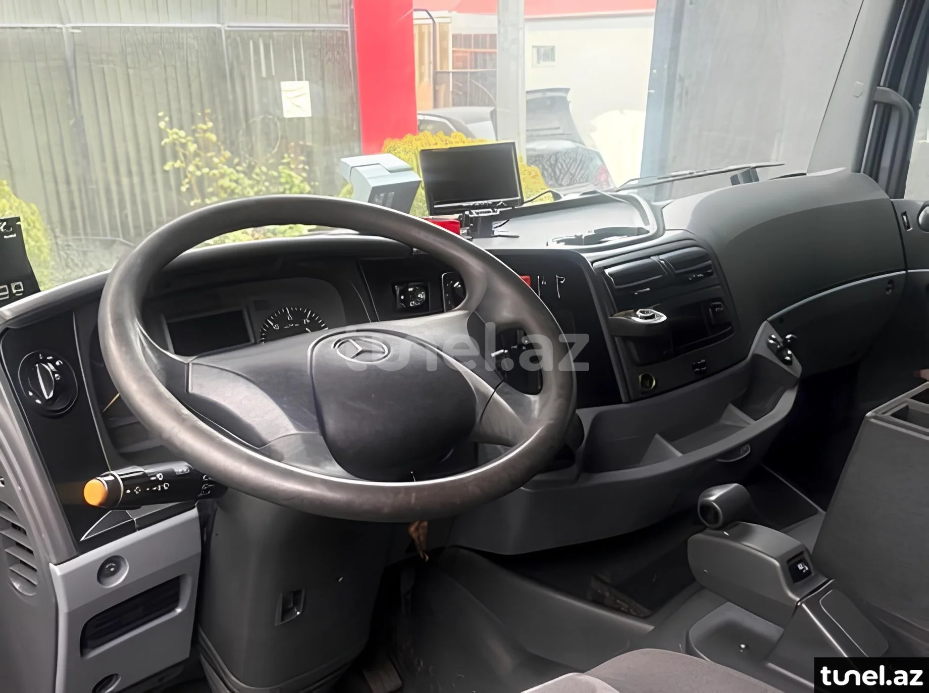 Mercedes Axor 1824 2011