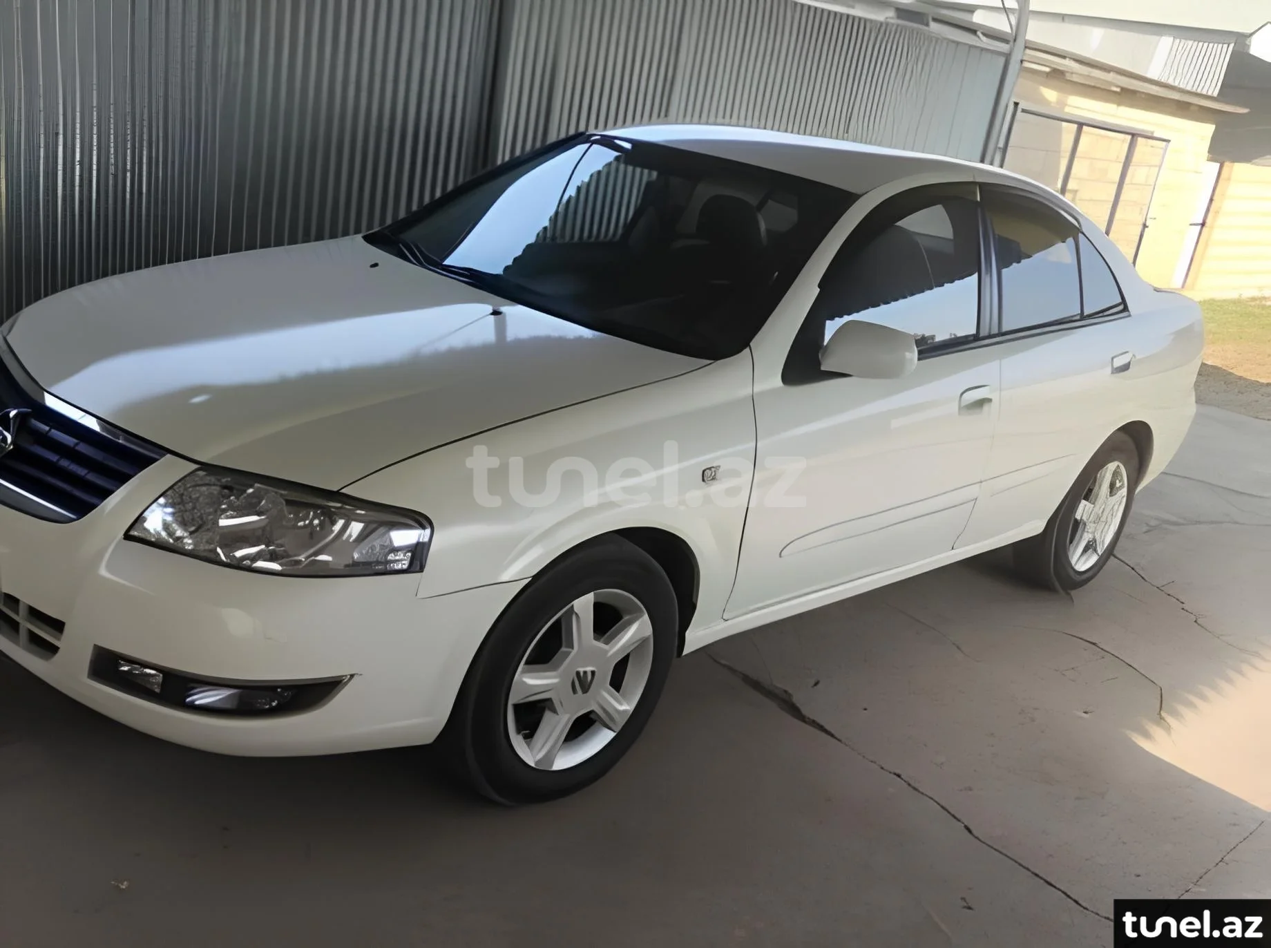 Nissan Sunny 2010