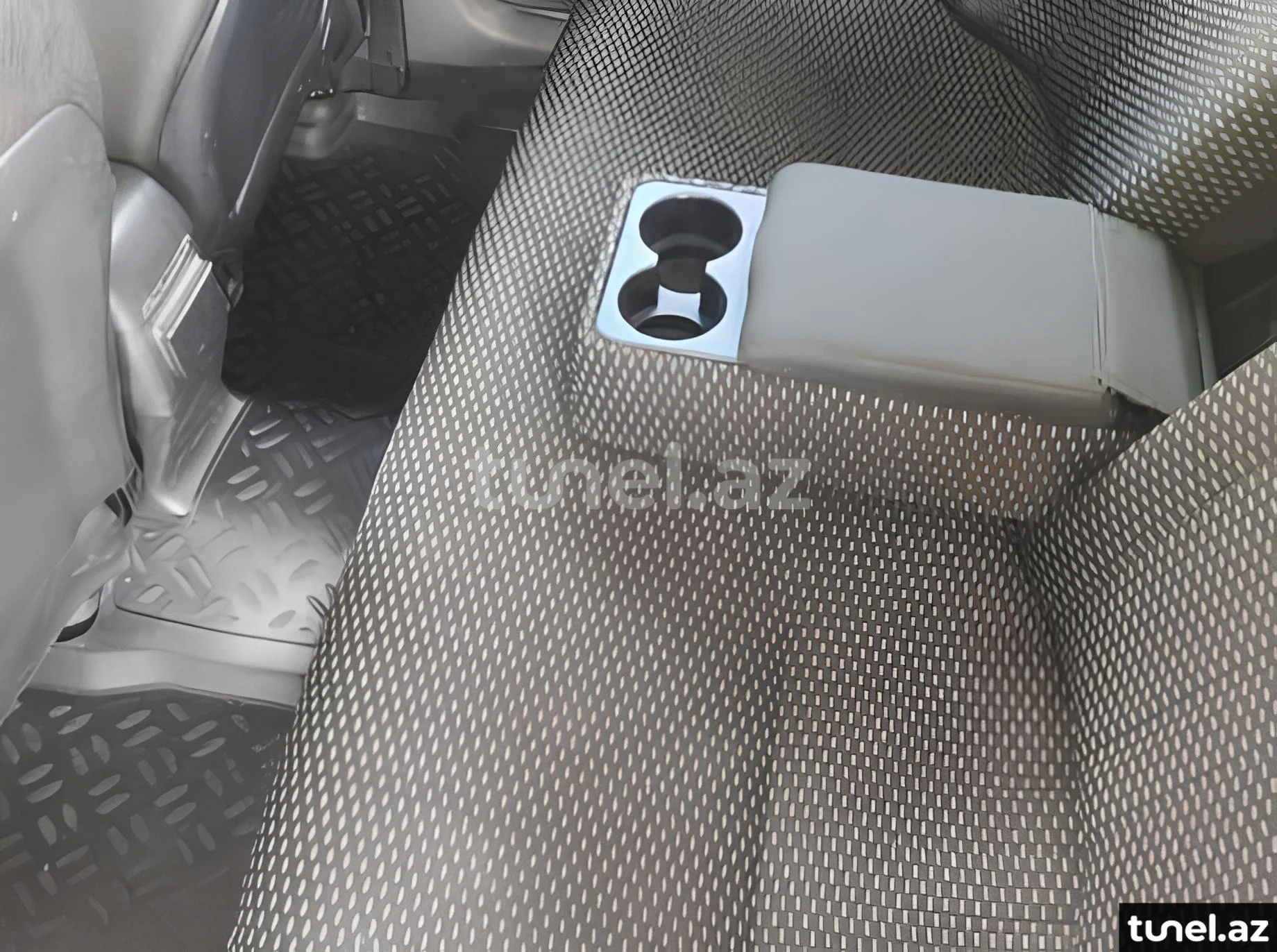 Nissan Sunny 2010