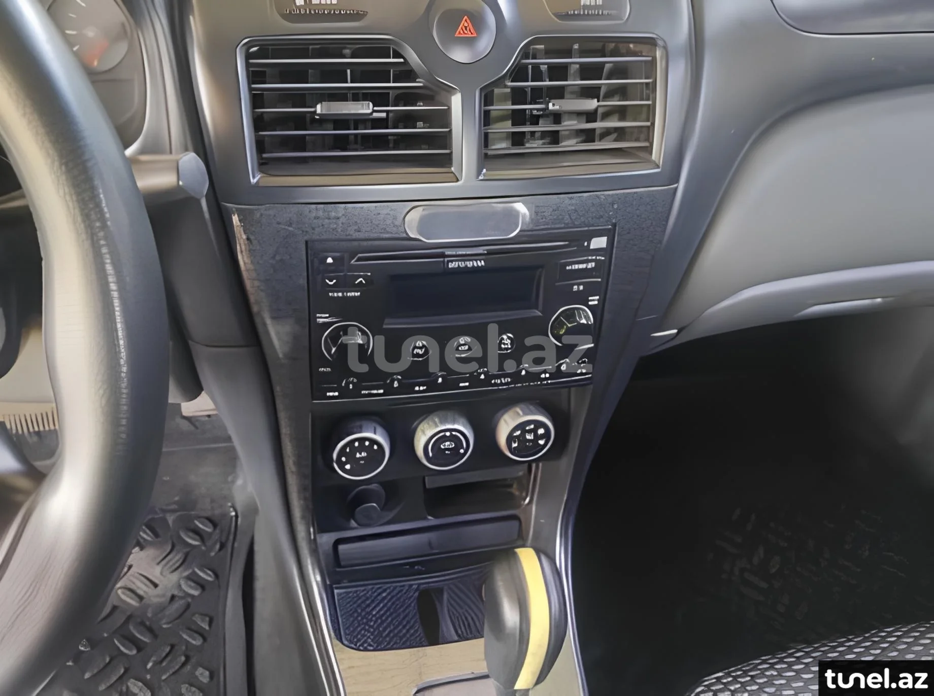 Nissan Sunny 2010