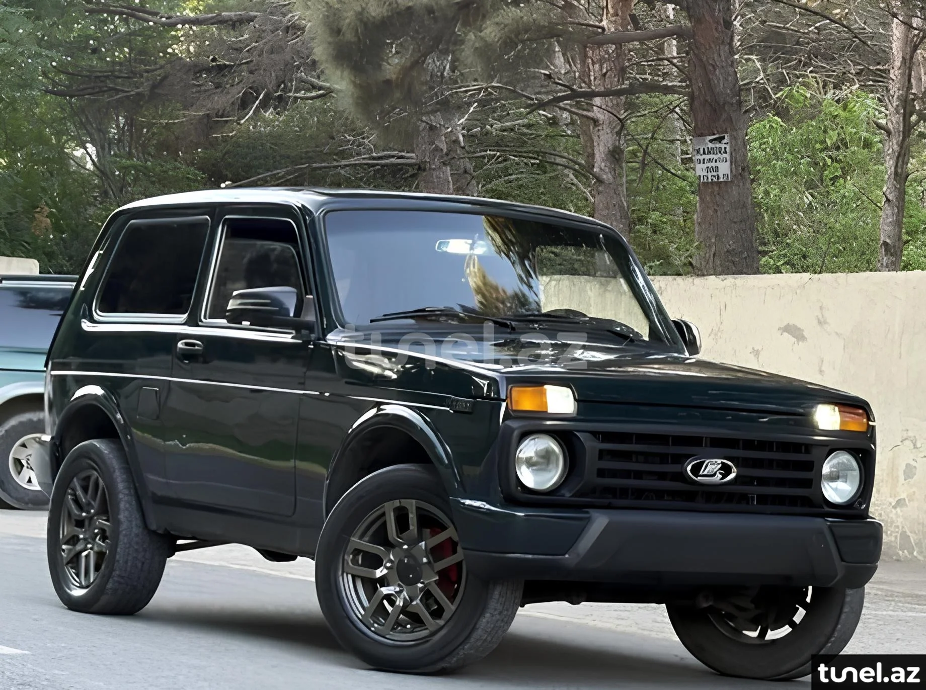 LADA (VAZ) Niva 2012