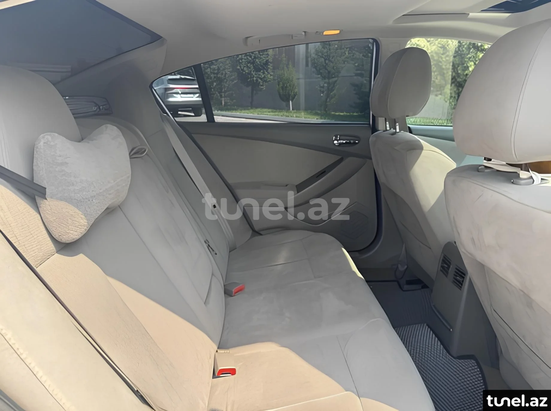 Nissan Altima 2012