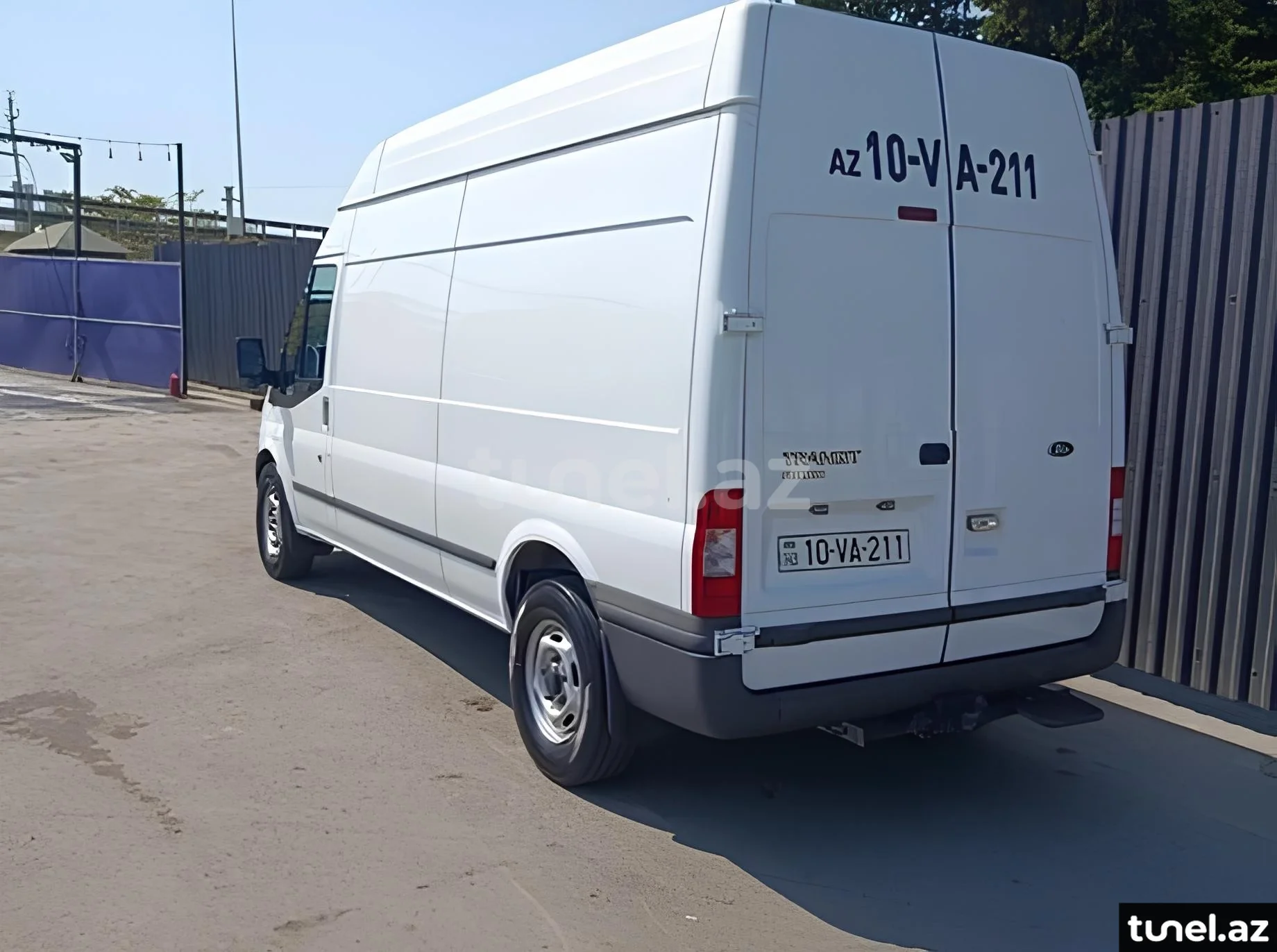 Ford Transit 2011