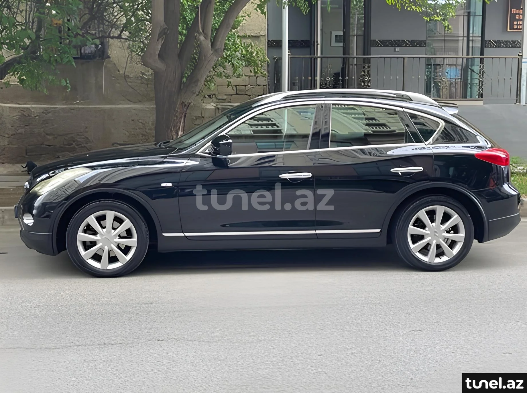 Infiniti EX35 2011