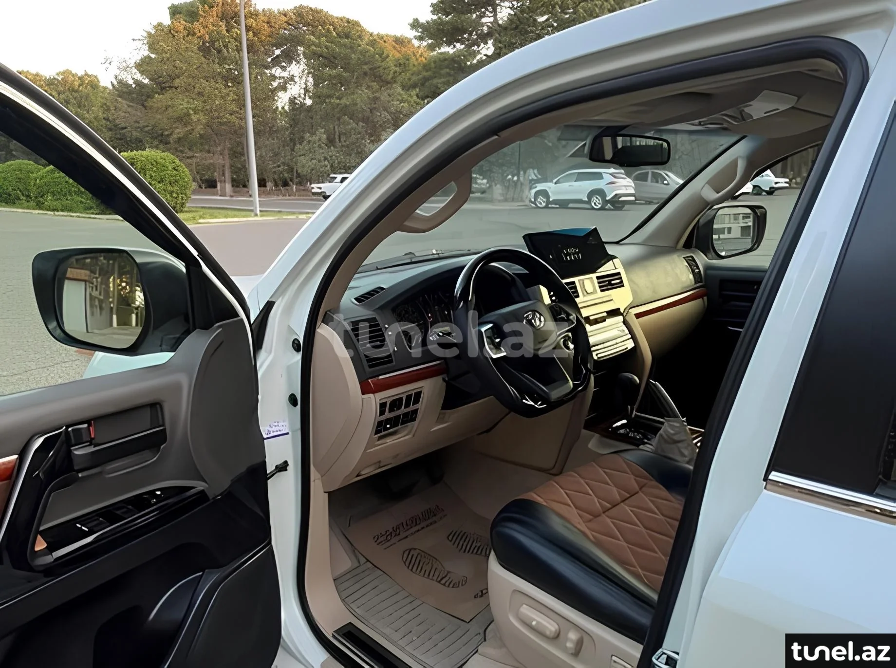 Toyota Land Cruiser 2012
