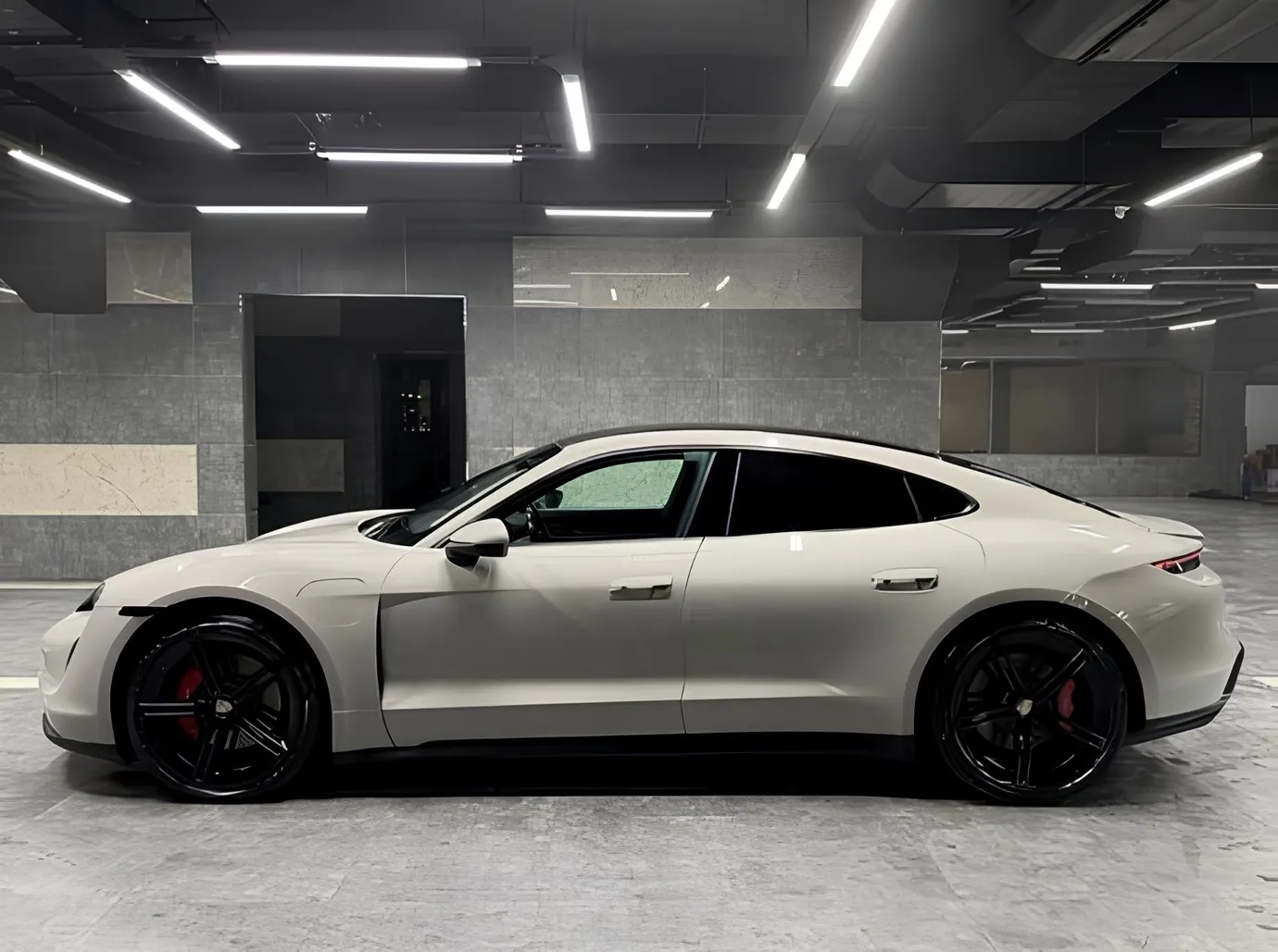 Porsche Taycan, 2.1 L, 2022 i̇l, 79 000 km, Bakı - Qiymət: 86 700 ₼ - Tunel.az