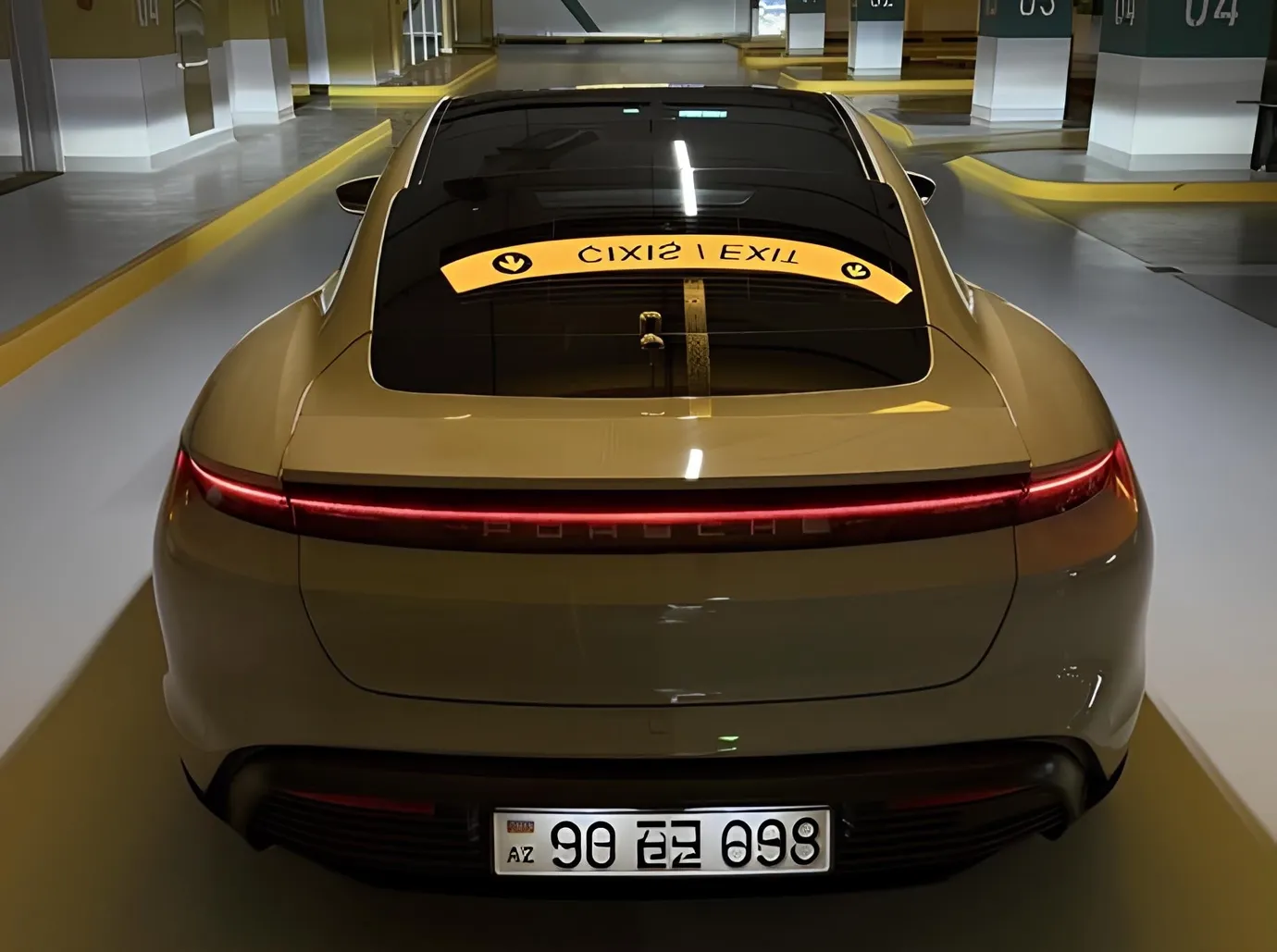 Porsche Taycan, 2.1 L, 2022 i̇l, 79 000 km, Bakı - Qiymət: 86 700 ₼ - Tunel.az