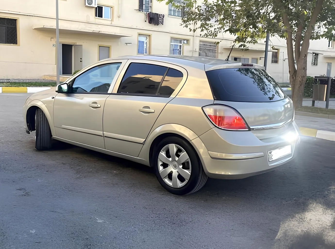 Opel Astra, 1.4 L, 2005 i̇l, 236 596 km, Yevlax - Qiymət: 8 500 ₼ - Tunel.az