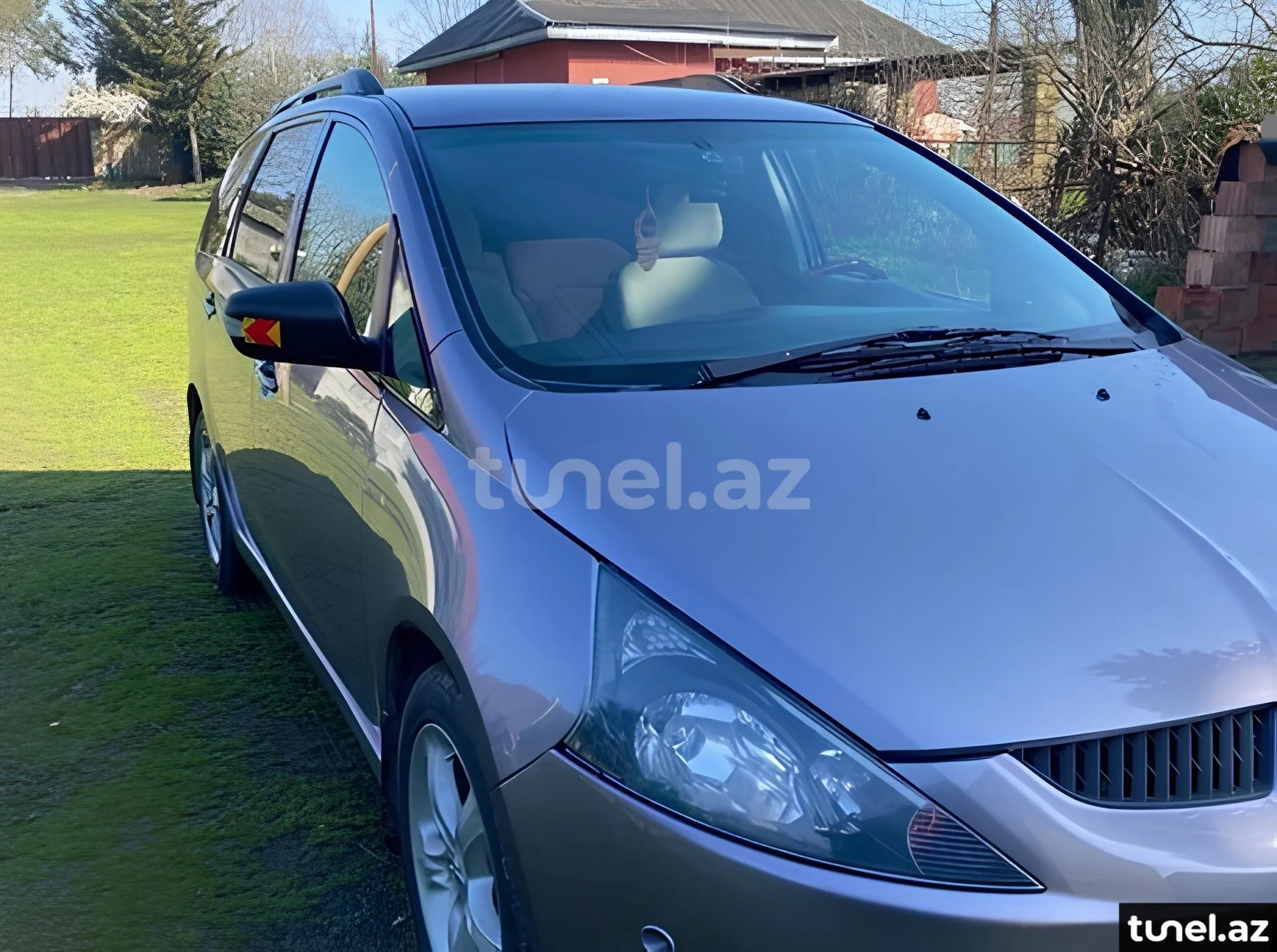 Mitsubishi Grandis 2004