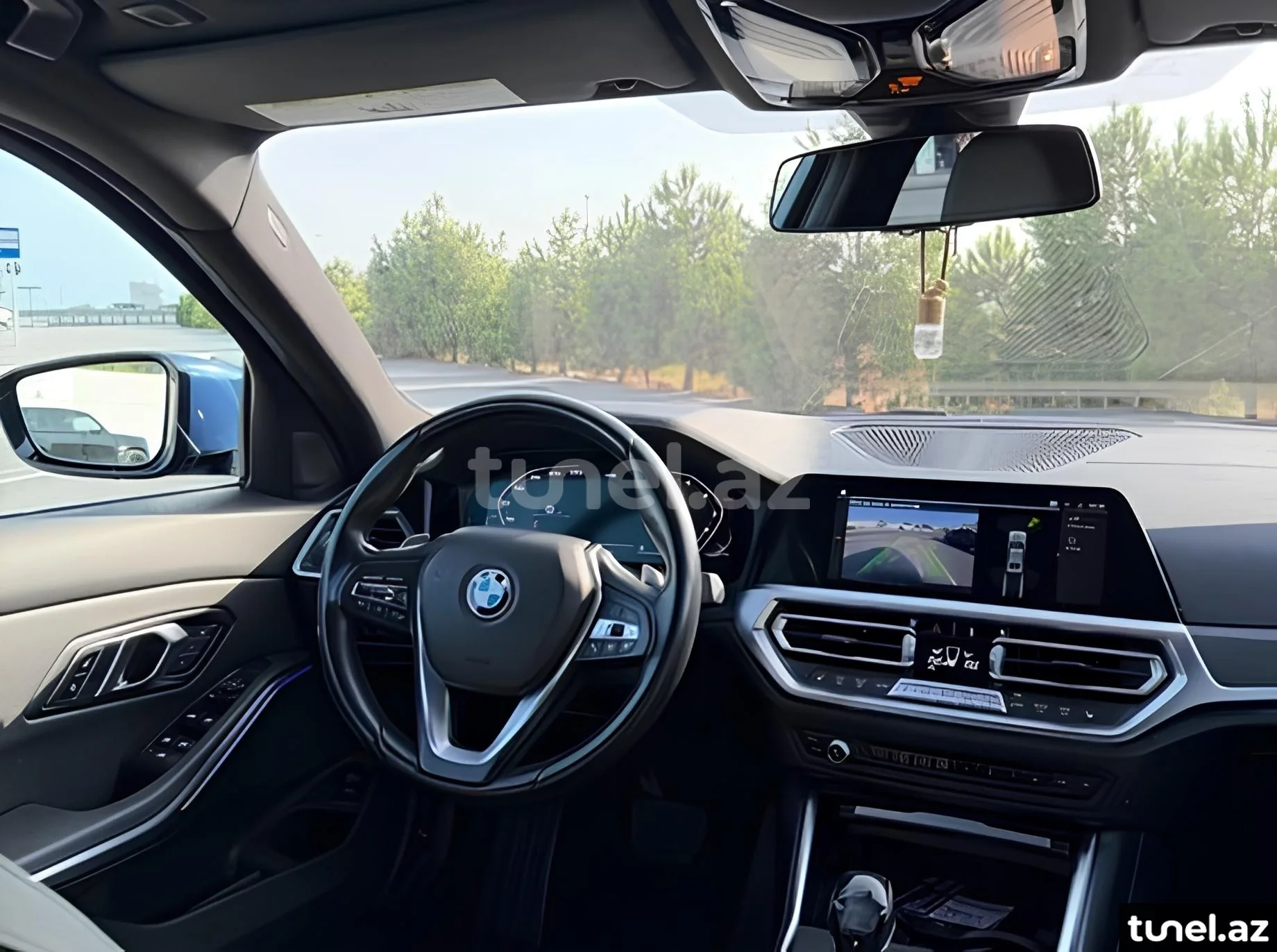 BMW 330 2021