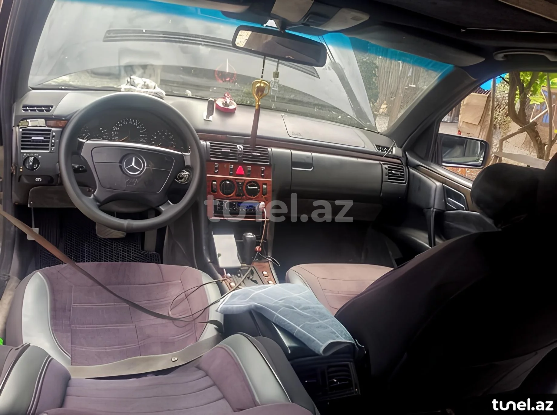 Mercedes E 240 1999