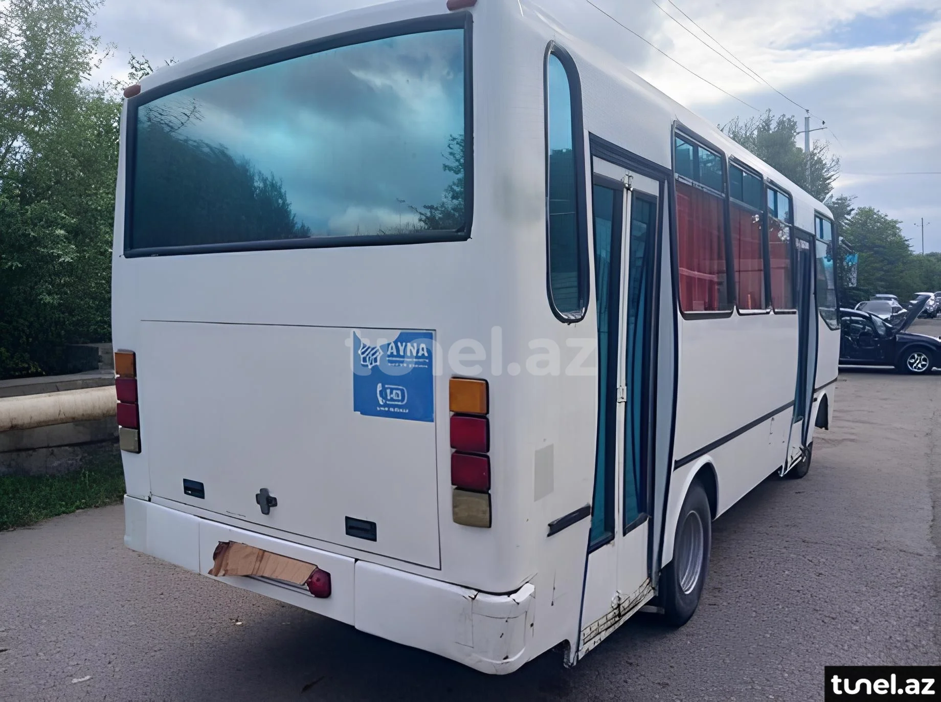Isuzu NP 37 2010