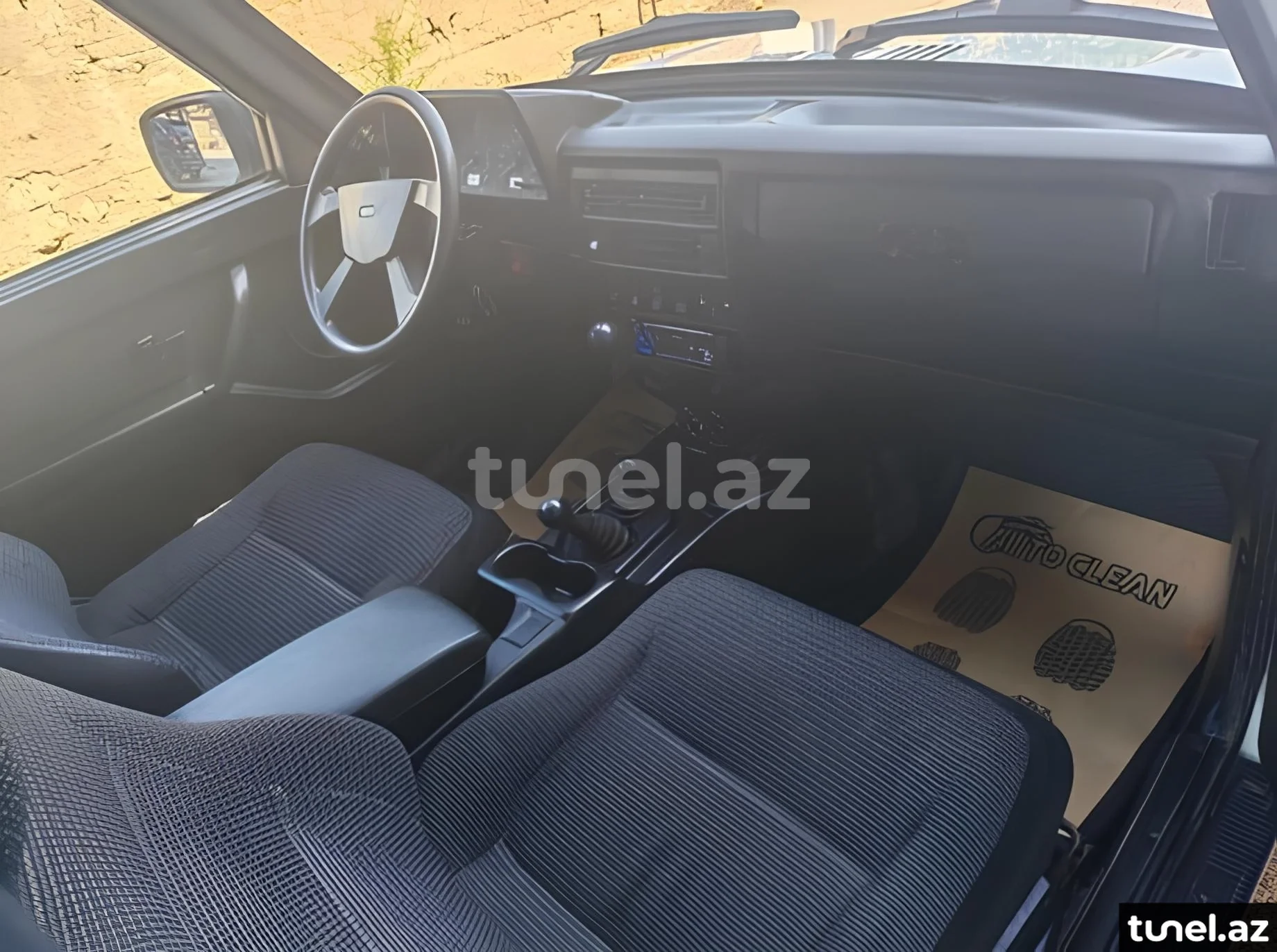 LADA (VAZ) Niva 2015