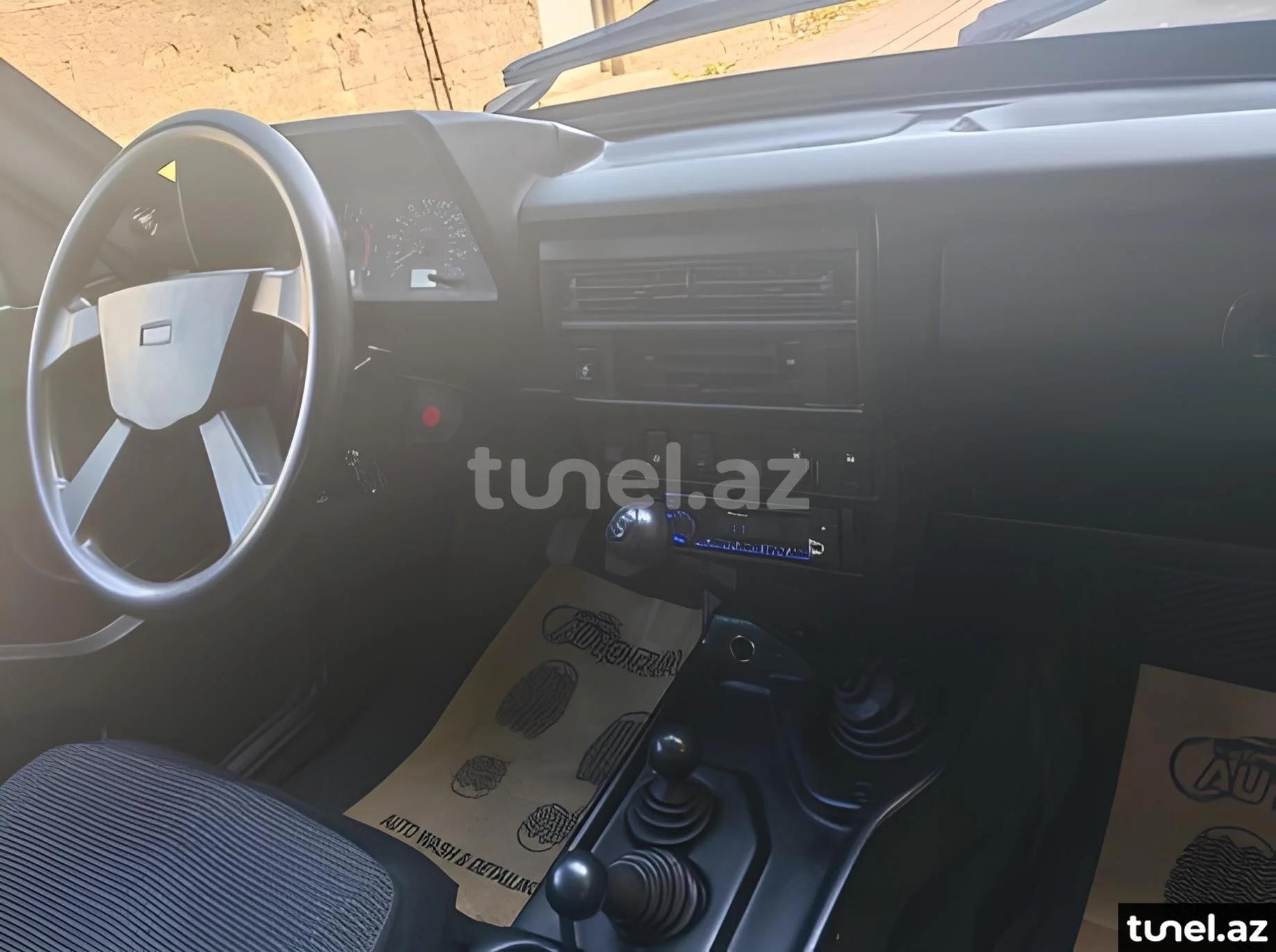 LADA (VAZ) Niva 2015
