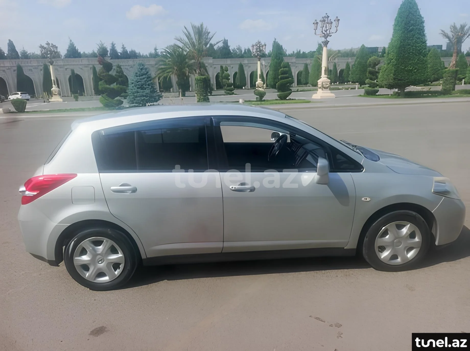 Nissan Tiida 2012
