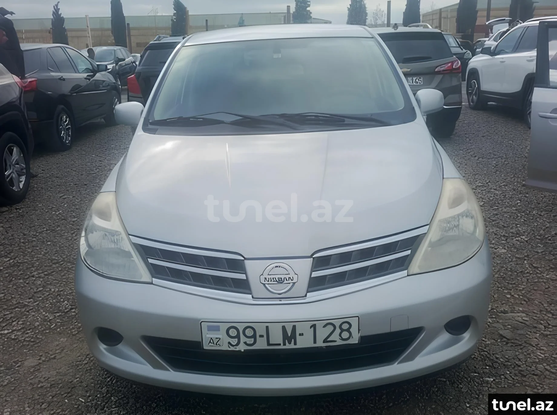 Nissan Tiida 2012