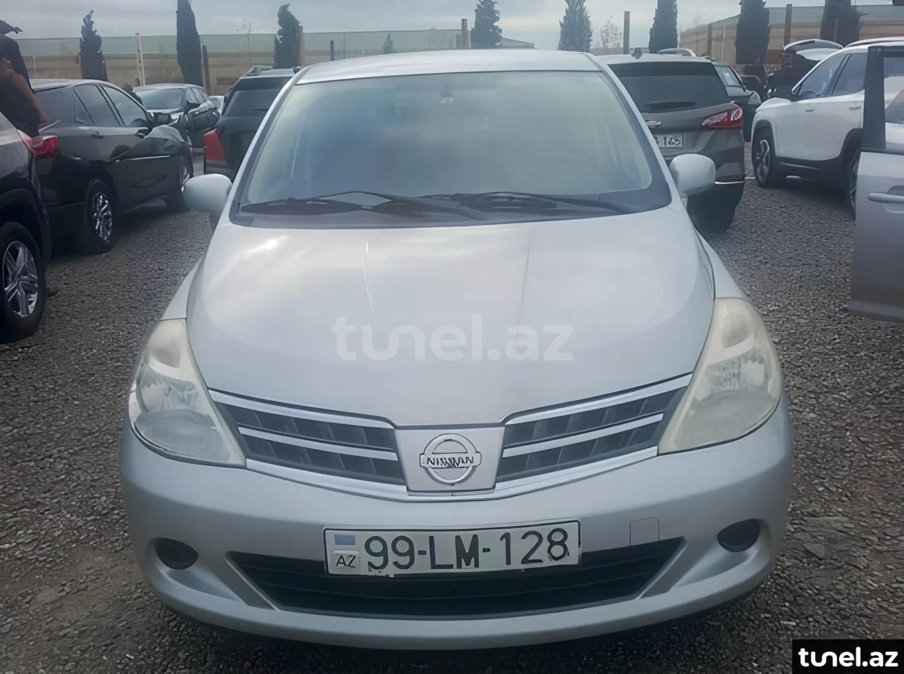 Nissan Tiida 2012