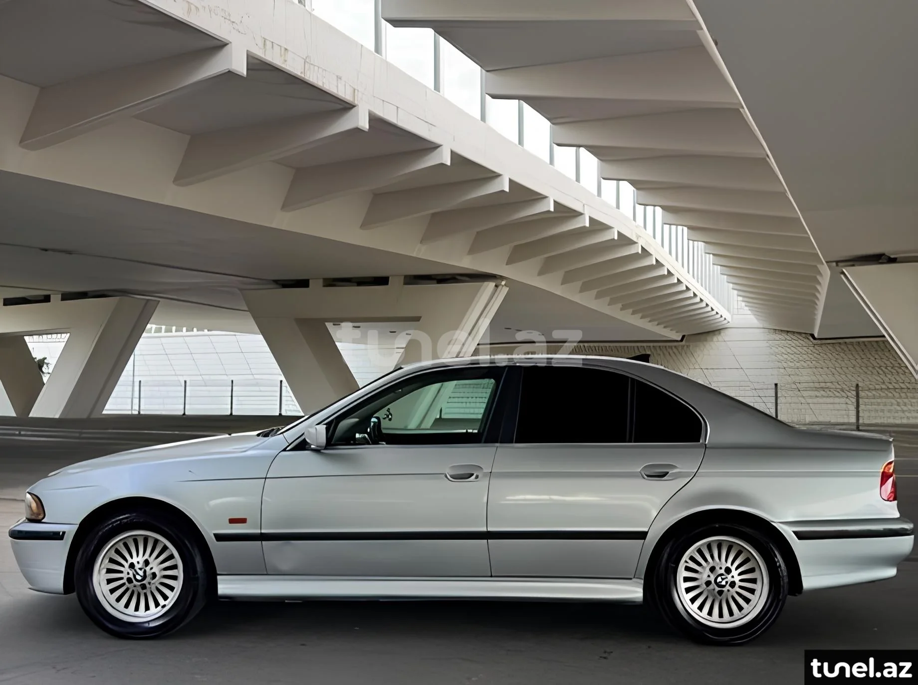BMW 523 1997