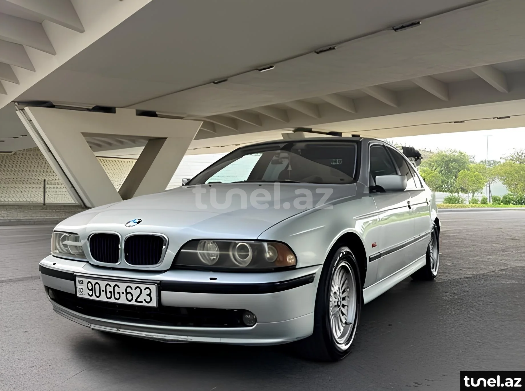 BMW 523 1997