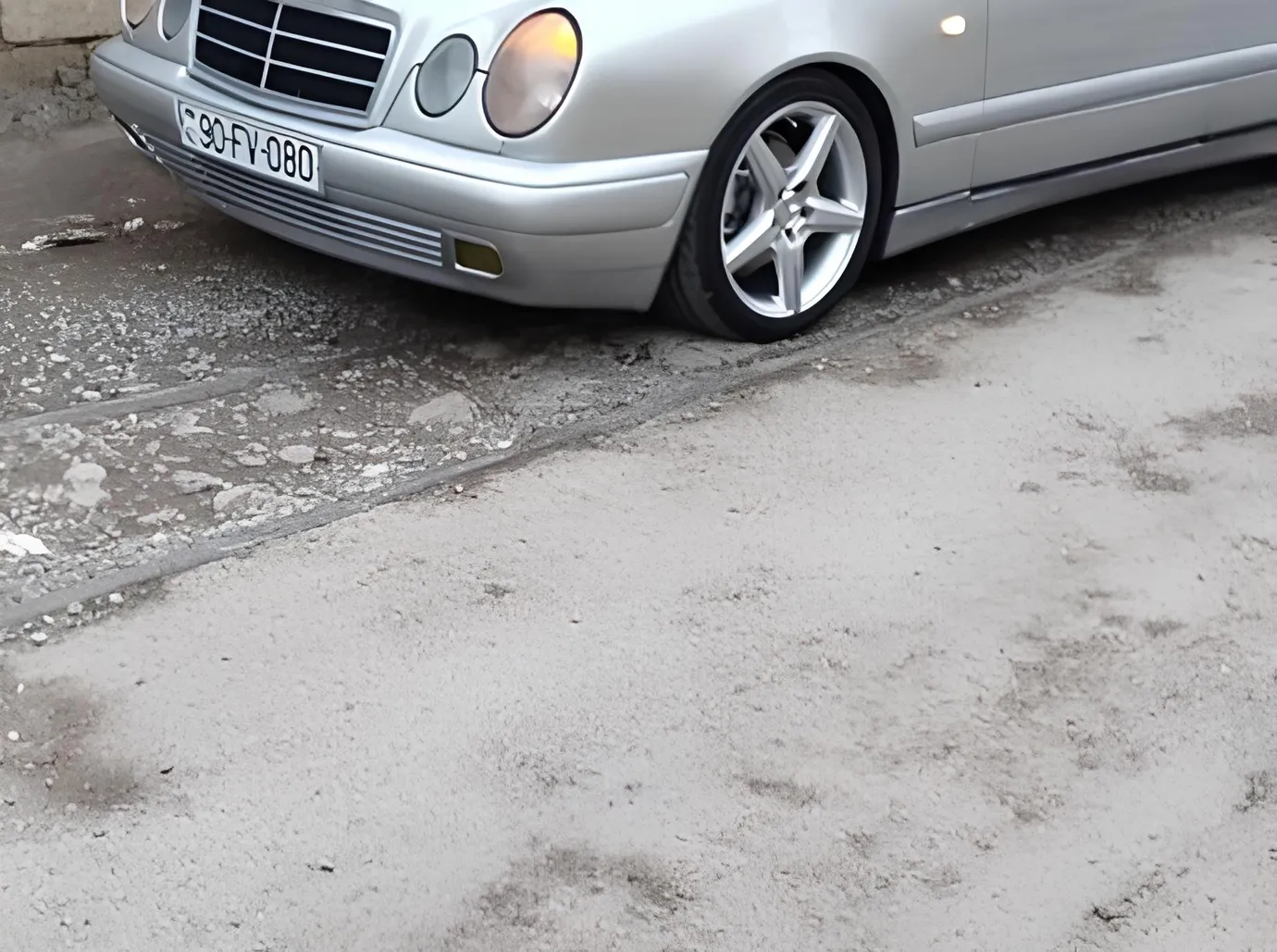 Mercedes E 220, 2.2 L, 1998 i̇l, 812 385 km, Sumqayıt - Qiymət: 11 500 ₼ - Tunel.az